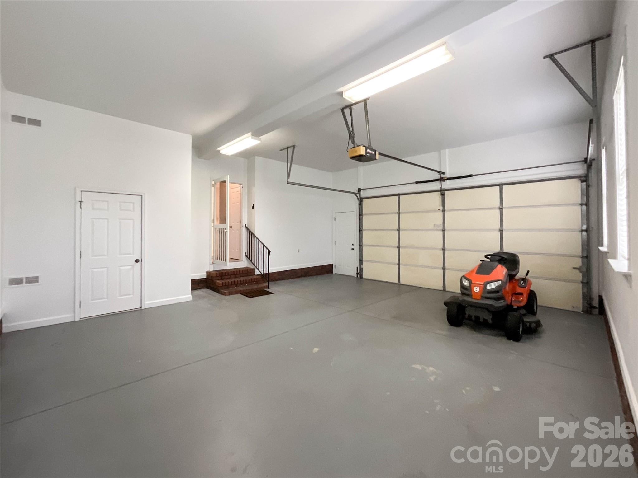 1406 Kent Court — Monroe