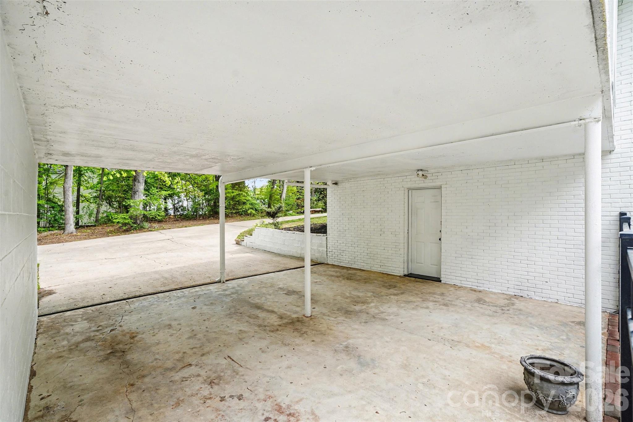 1700 Quail Street — Charlotte