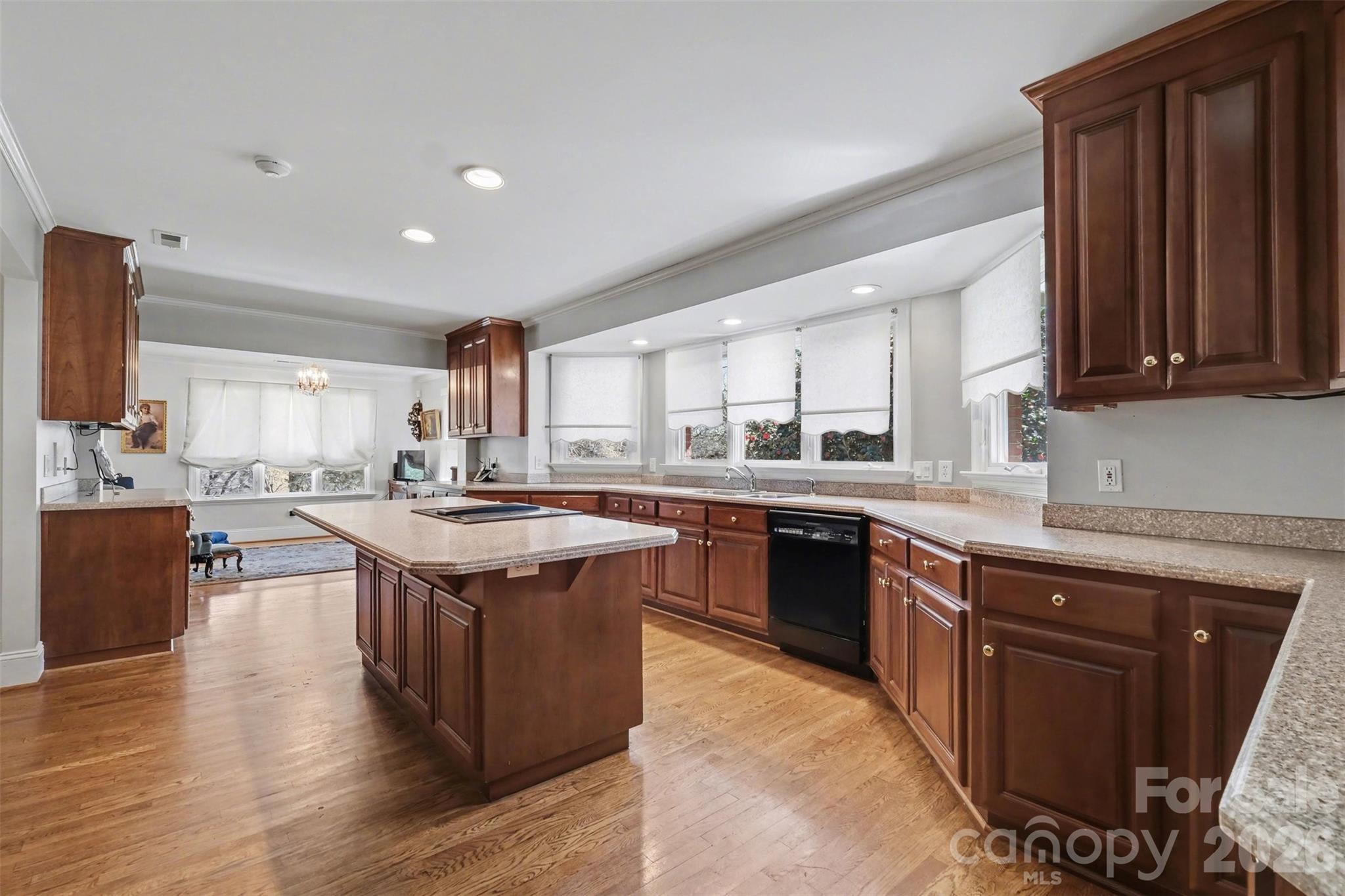746 Grandview Drive NE — Concord