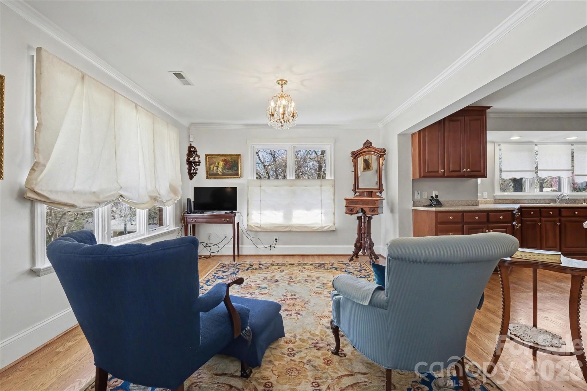 746 Grandview Drive NE — Concord