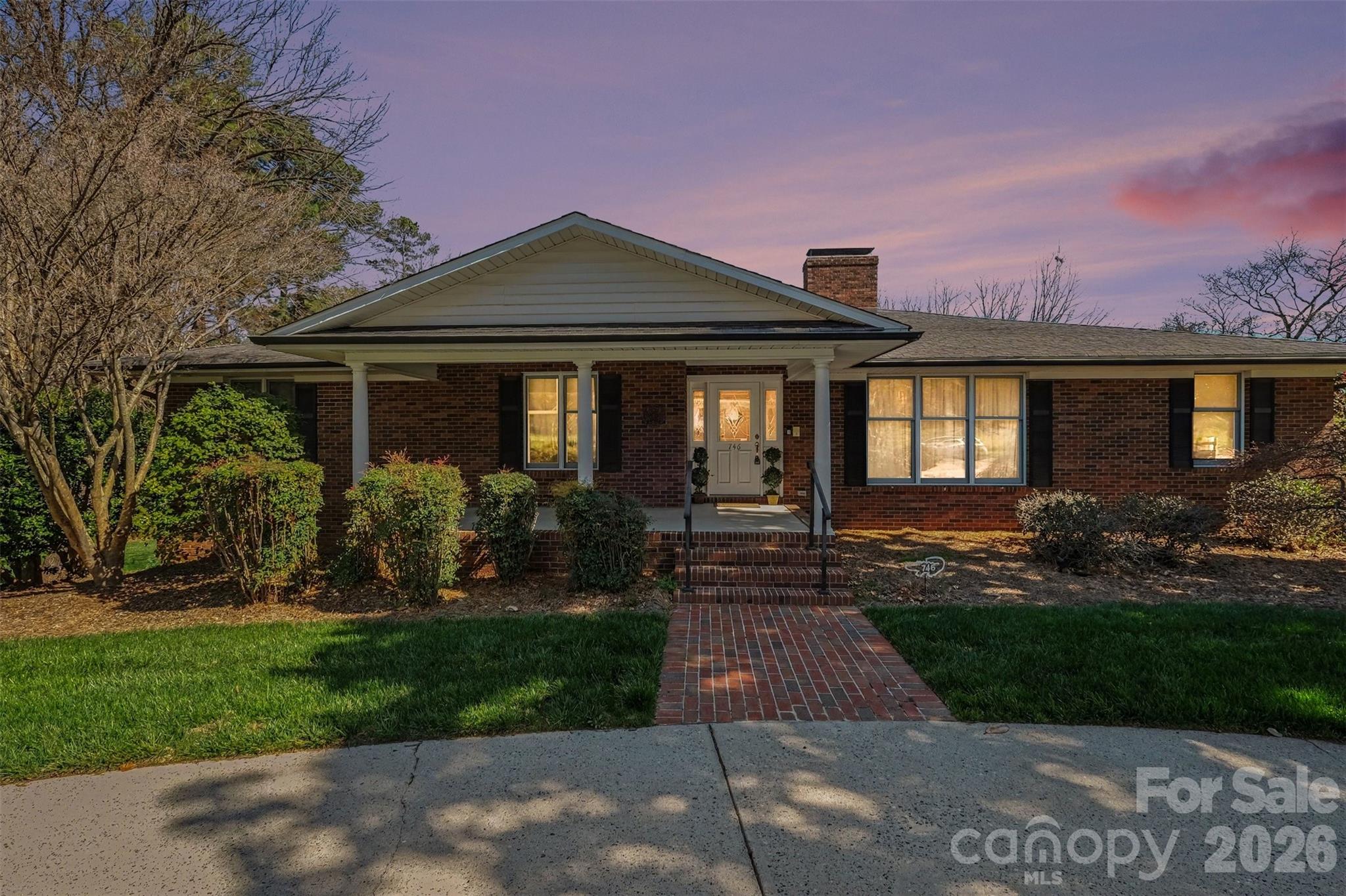 746 Grandview Drive NE — Concord