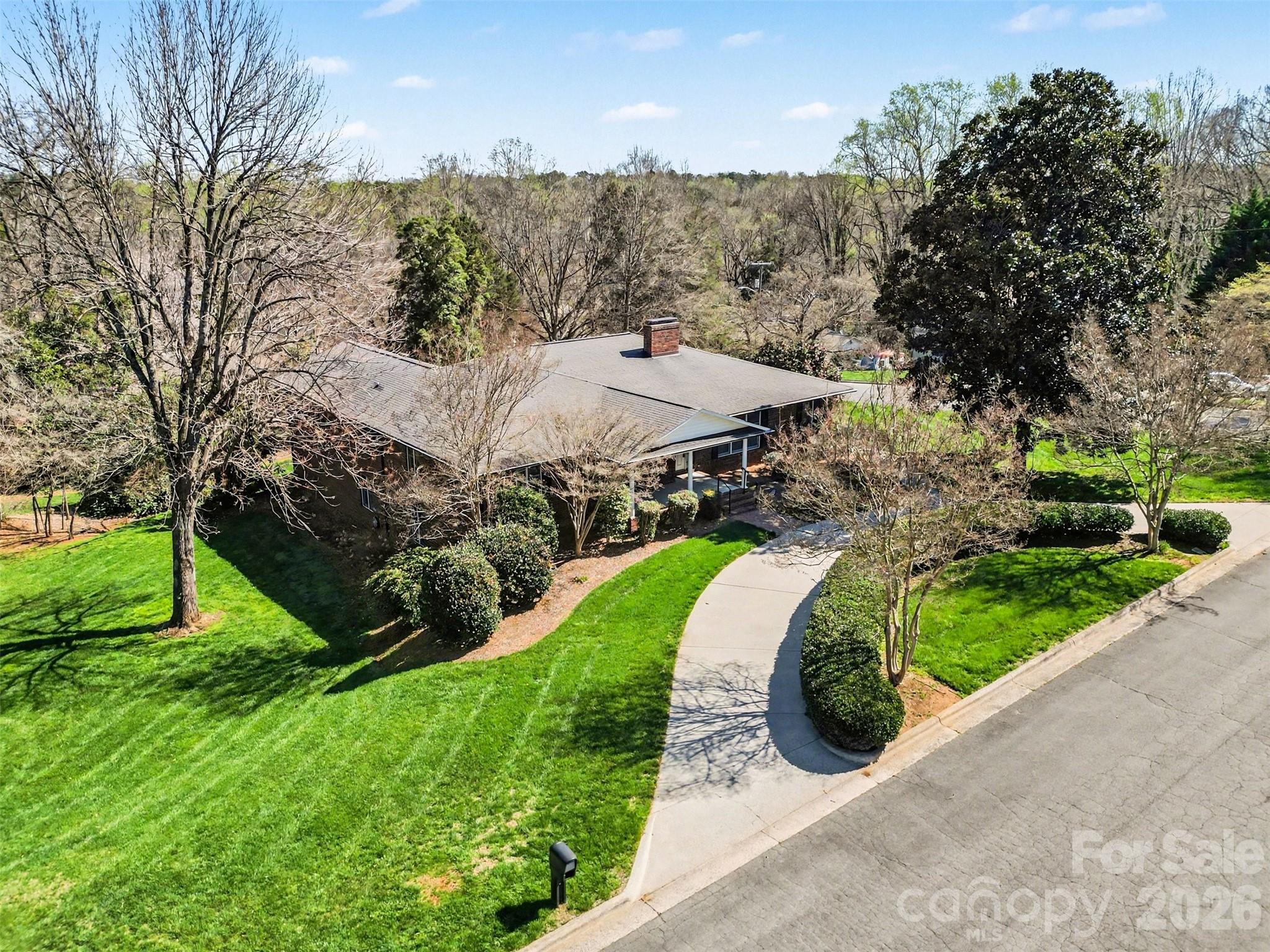 746 Grandview Drive NE — Concord