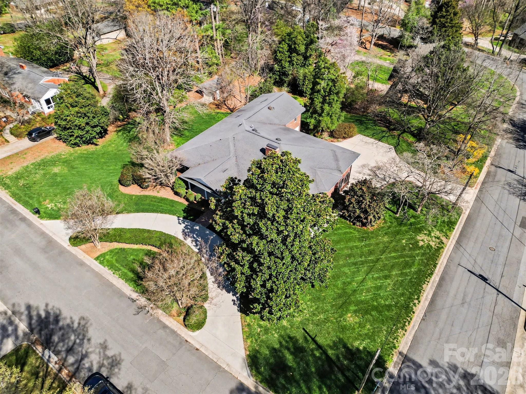 746 Grandview Drive NE — Concord