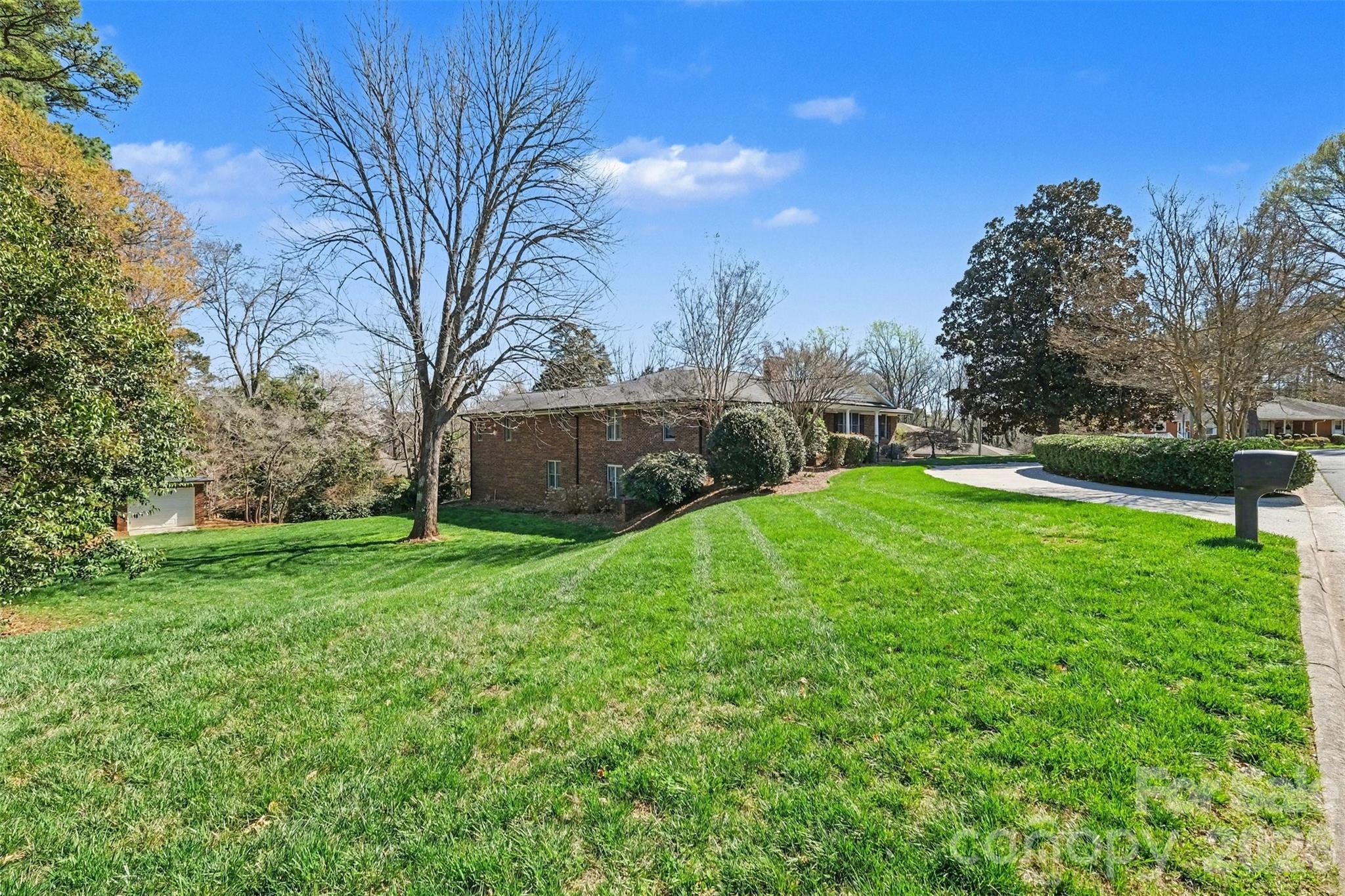 746 Grandview Drive NE — Concord