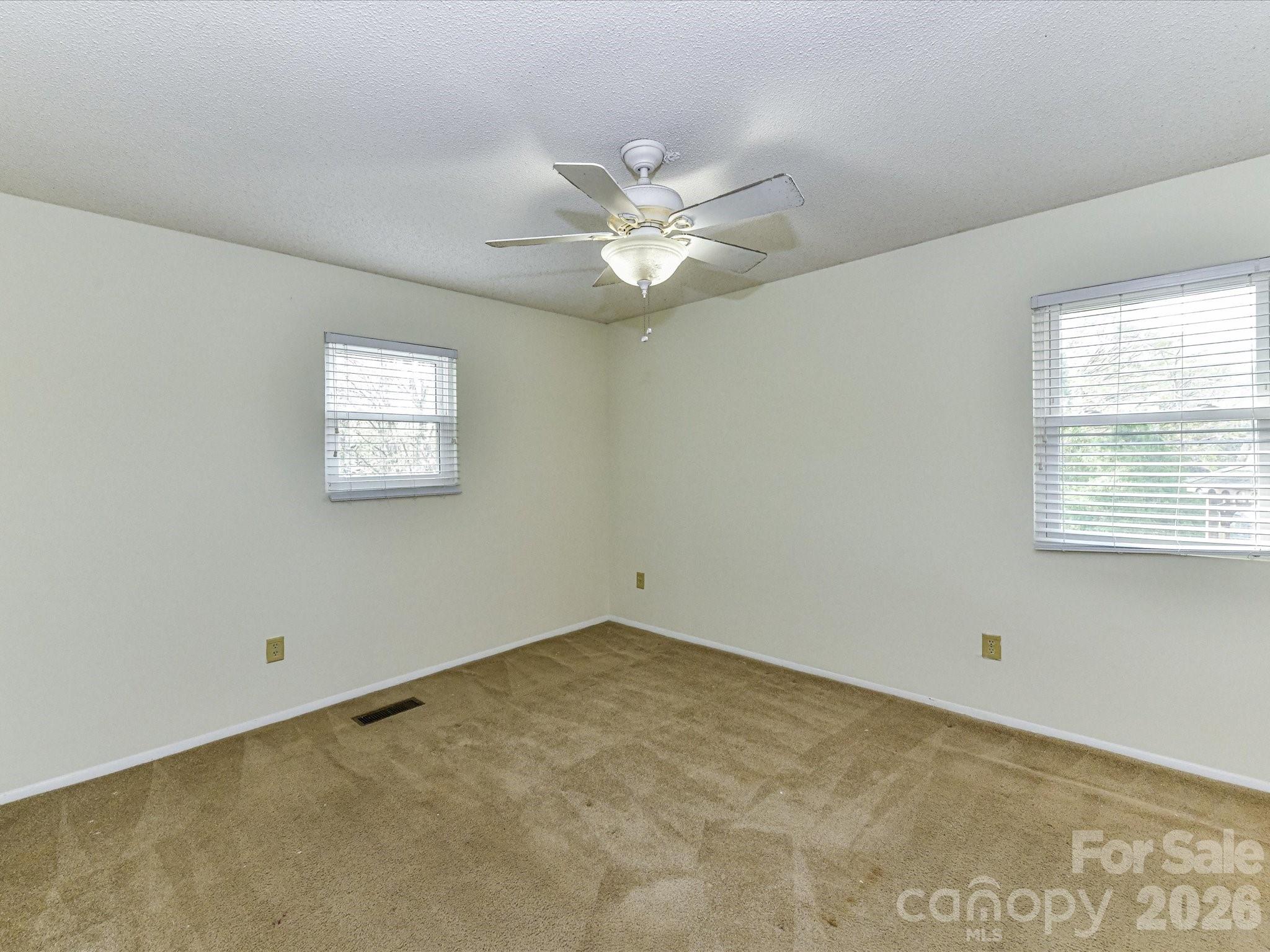 916 Lakewood Drive — Matthews