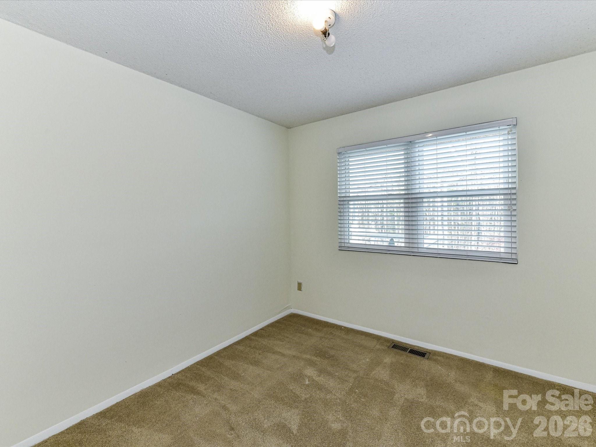 916 Lakewood Drive — Matthews