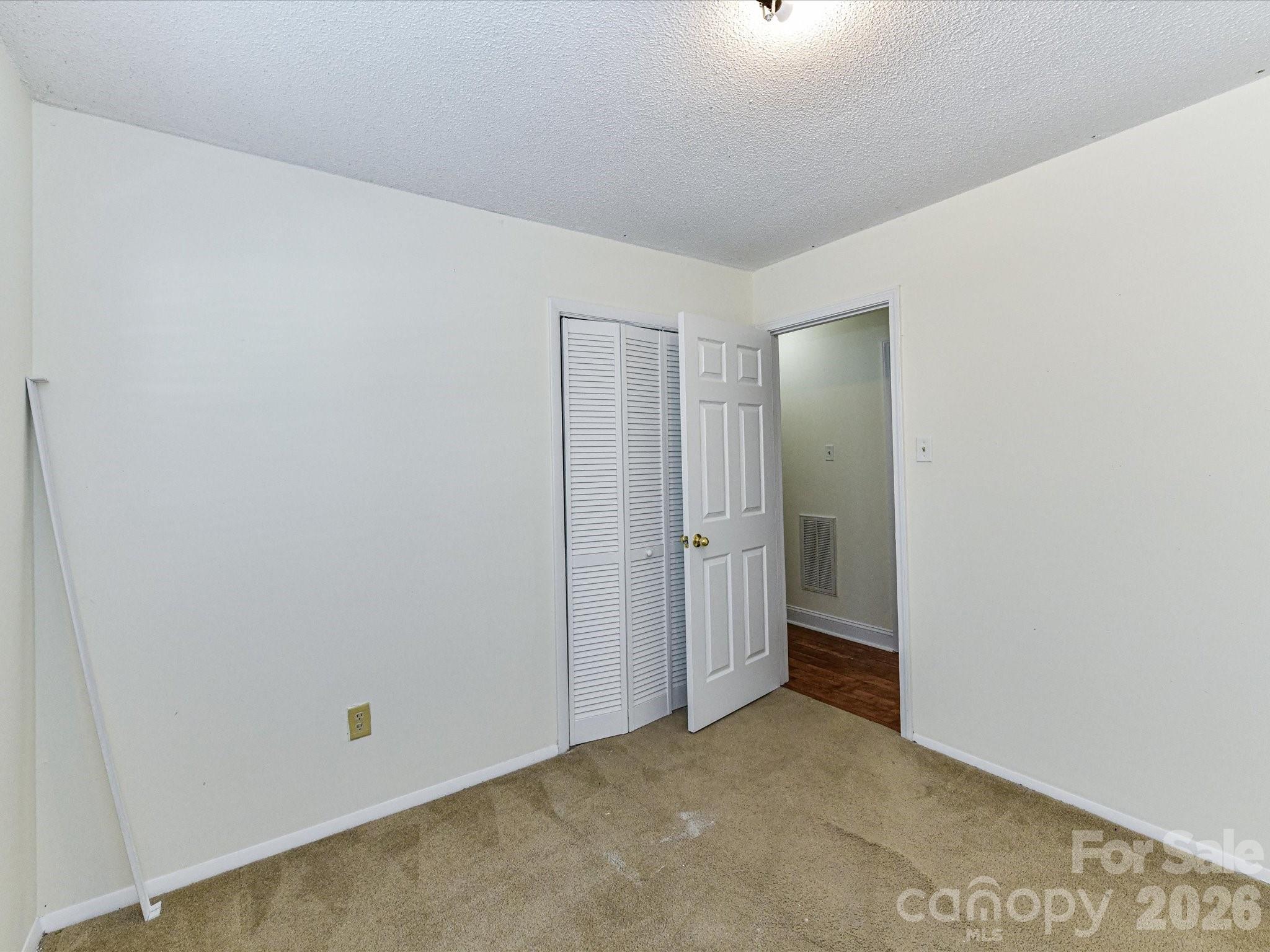916 Lakewood Drive — Matthews