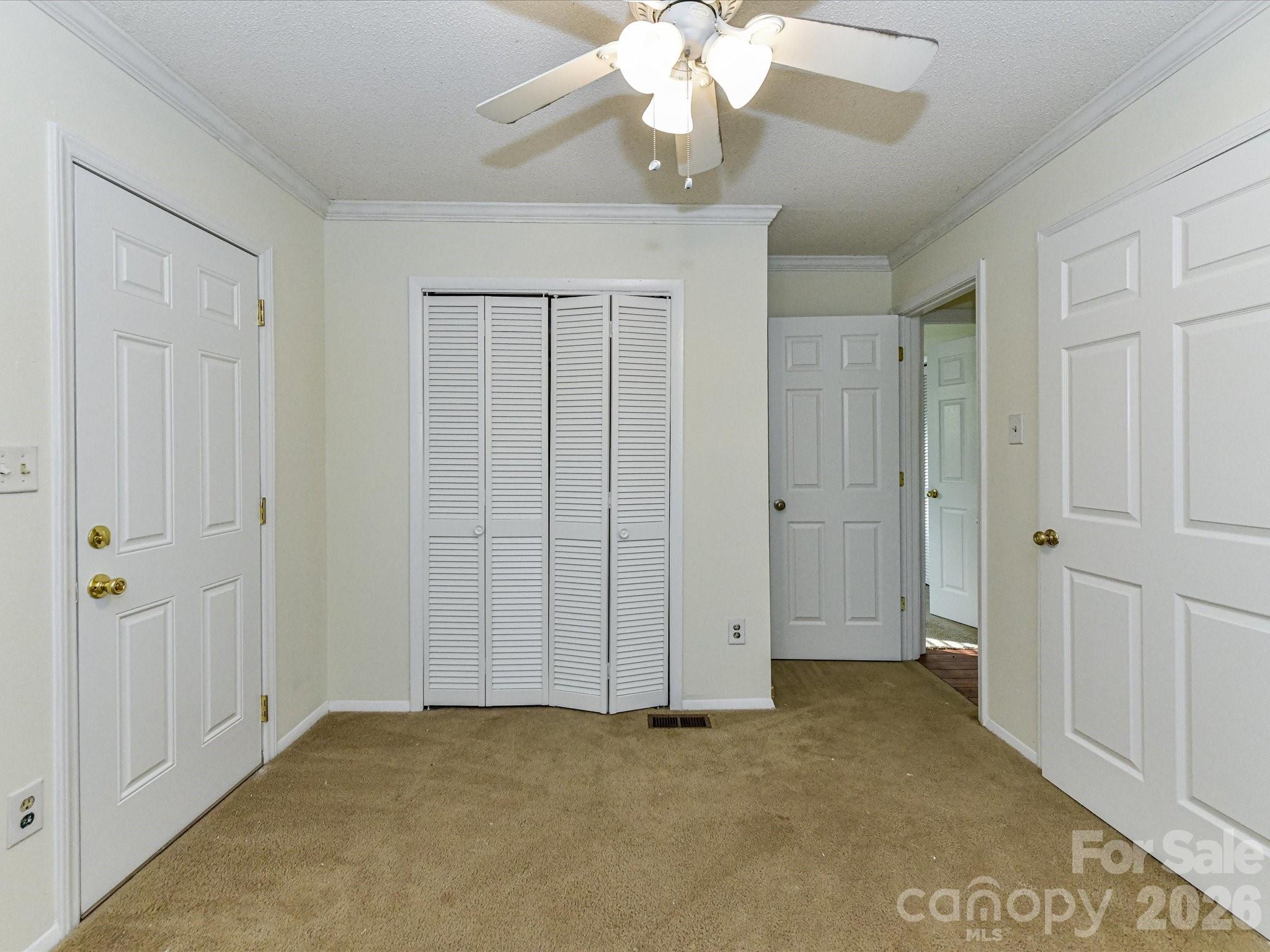 916 Lakewood Drive — Matthews