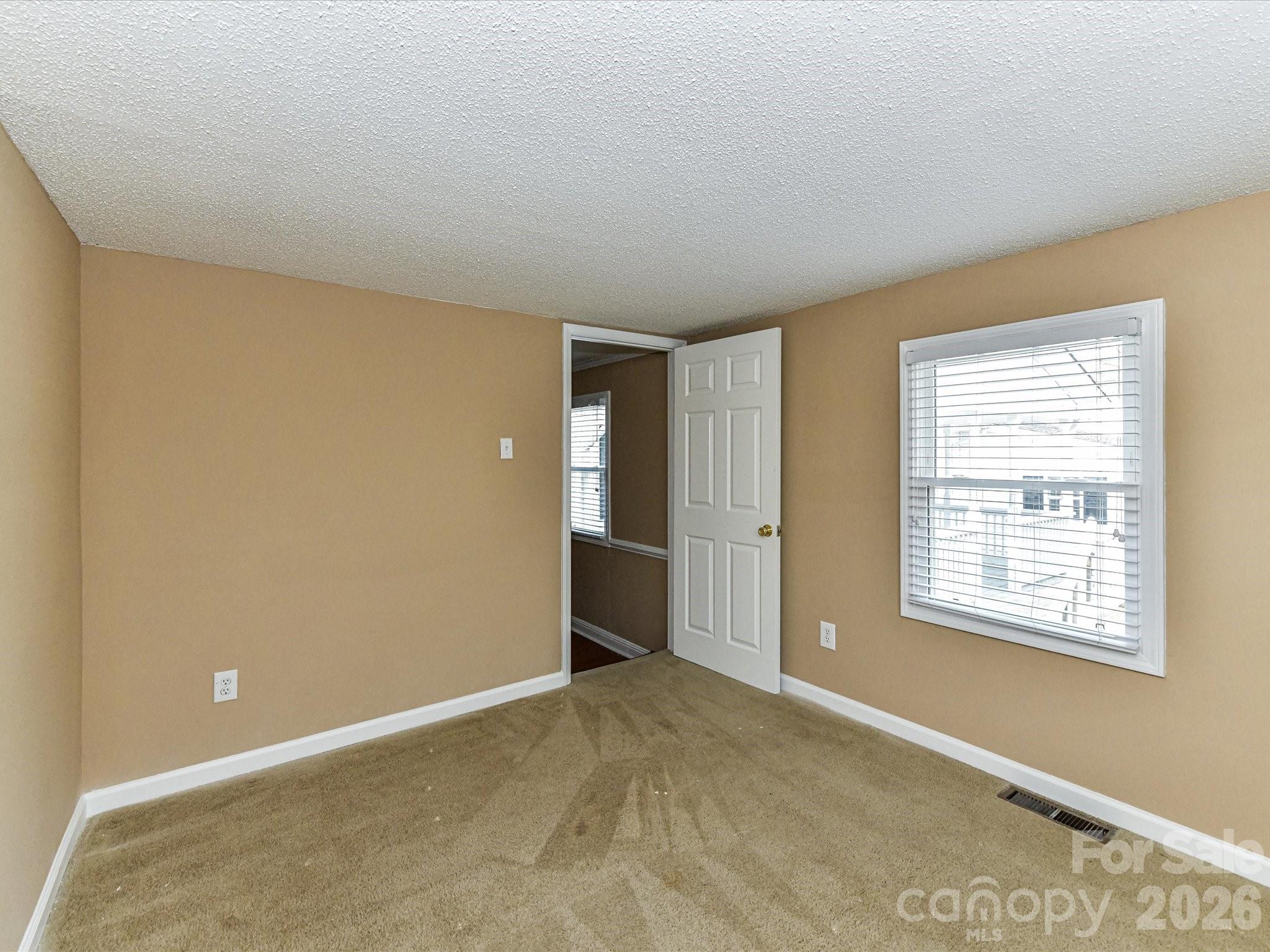916 Lakewood Drive — Matthews