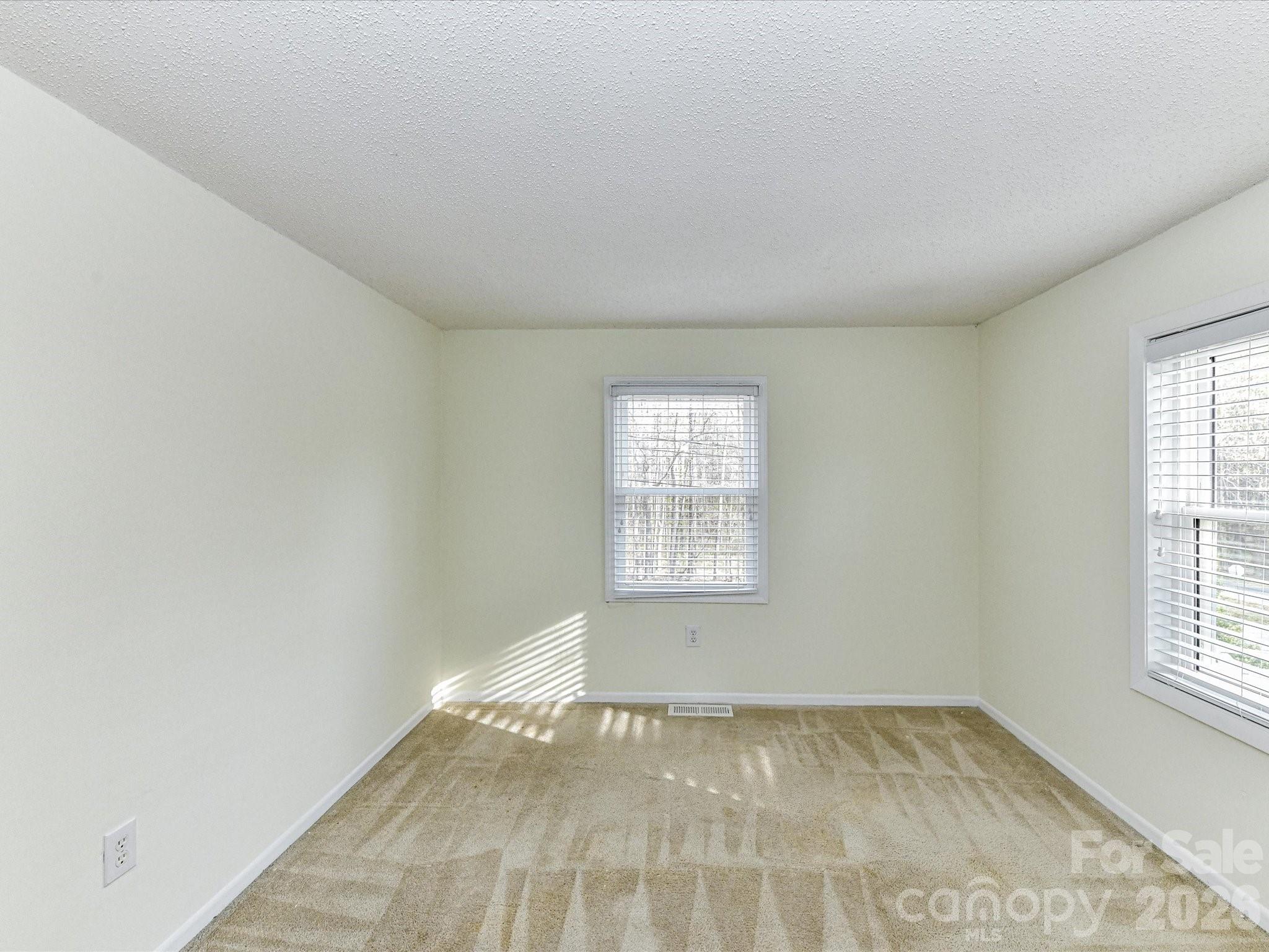 916 Lakewood Drive — Matthews