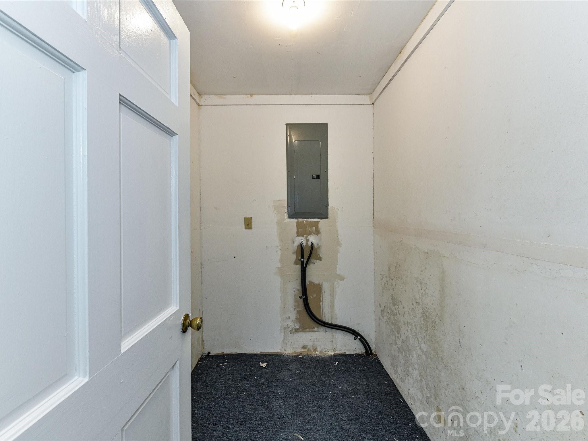 916 Lakewood Drive — Matthews