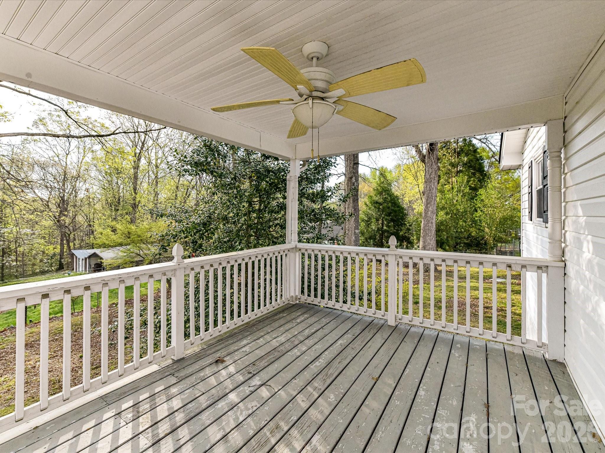 916 Lakewood Drive — Matthews