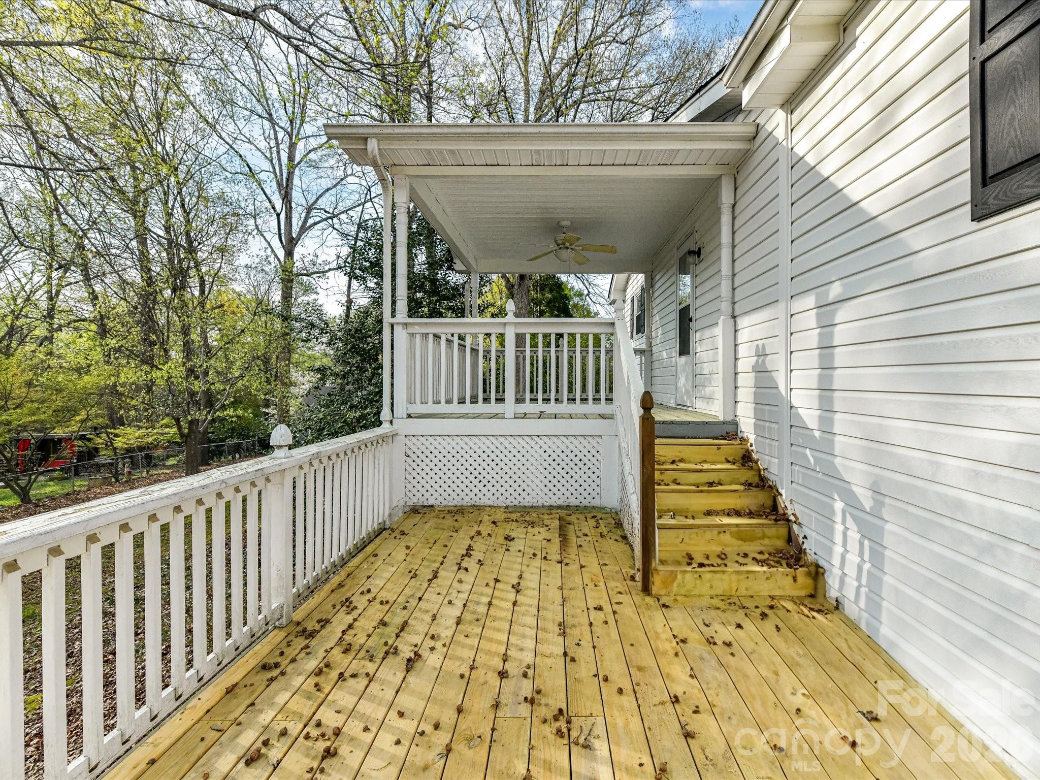 916 Lakewood Drive — Matthews