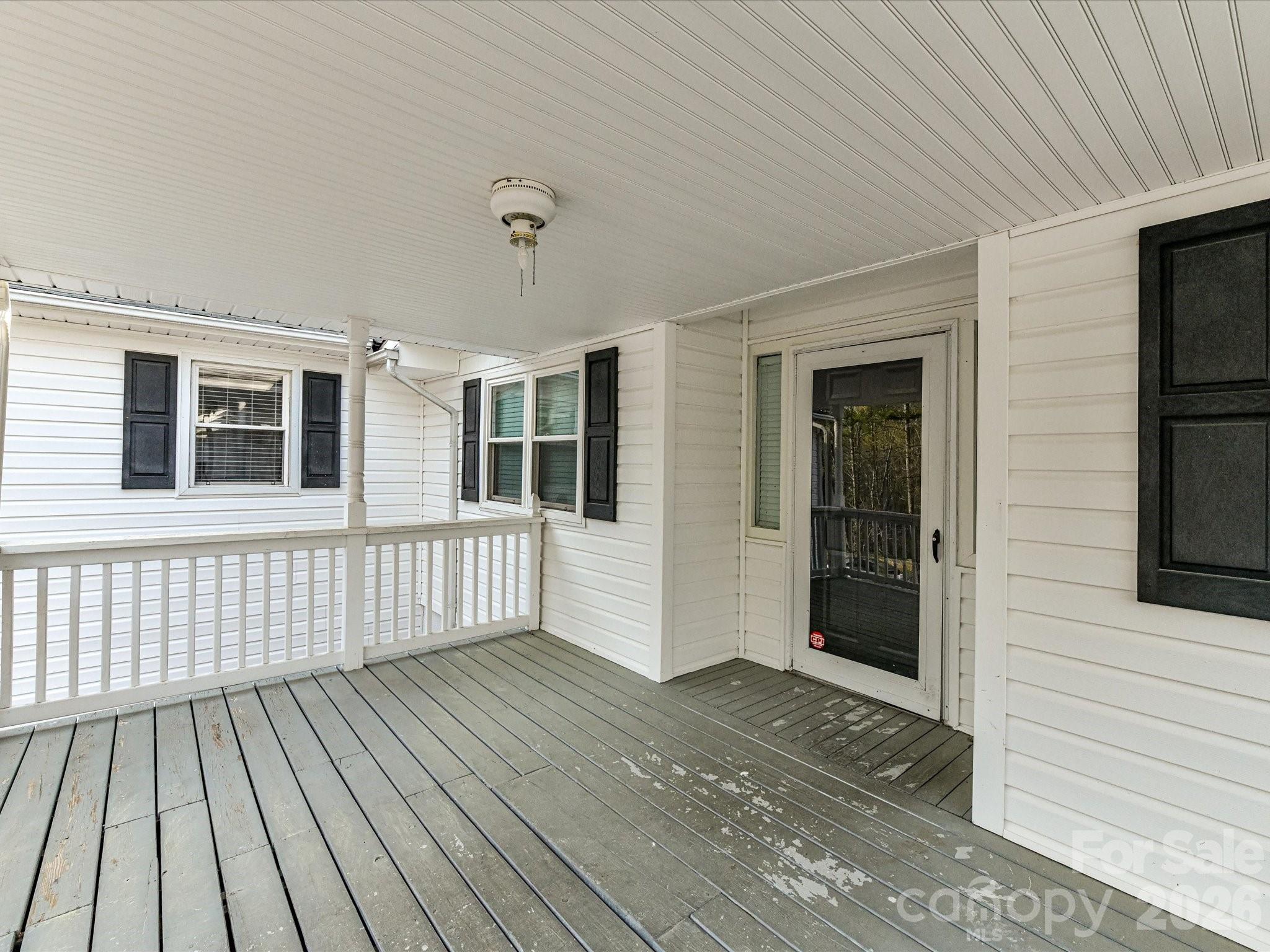916 Lakewood Drive — Matthews