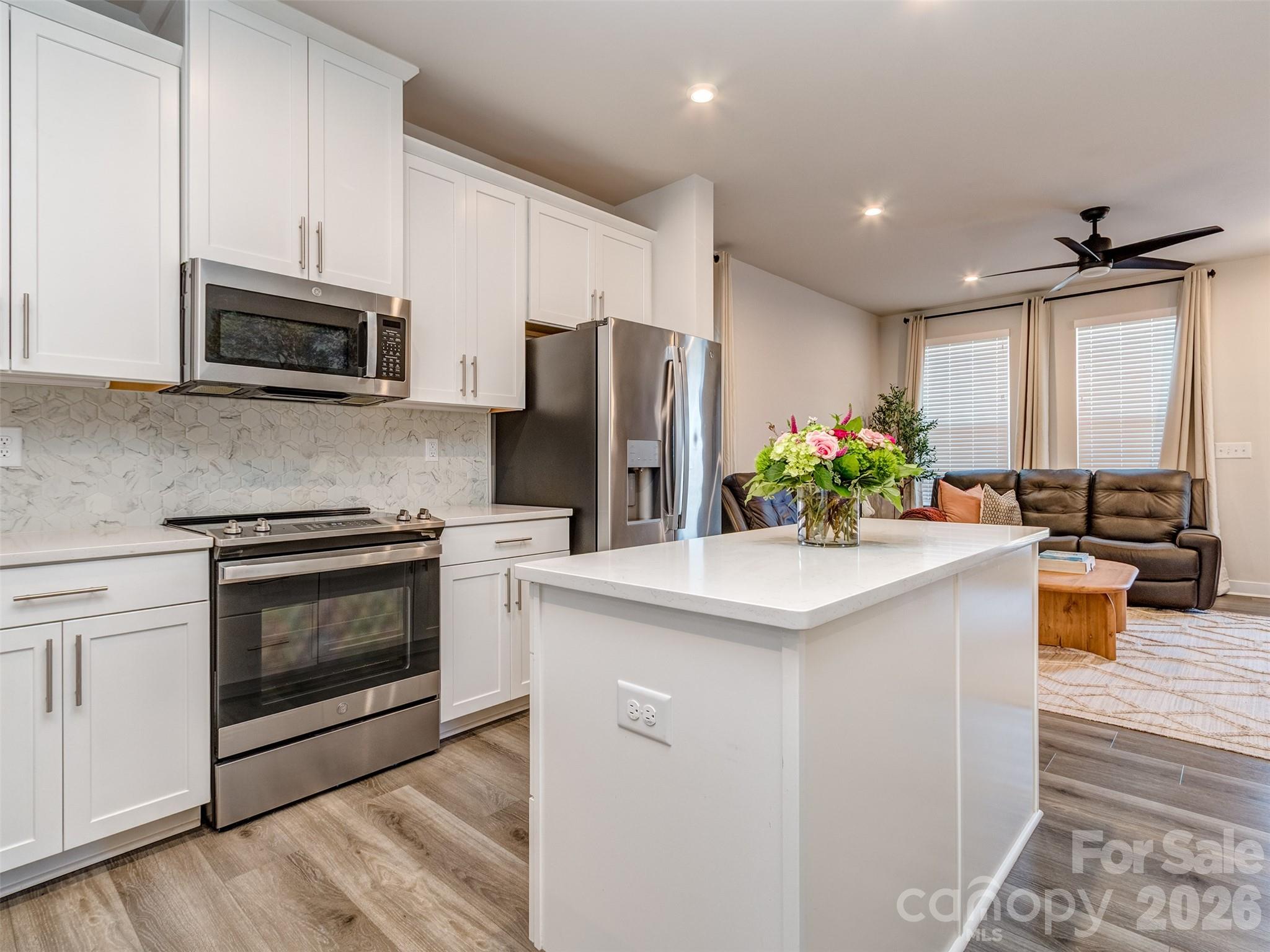 1033 Simcoe Lane — Charlotte