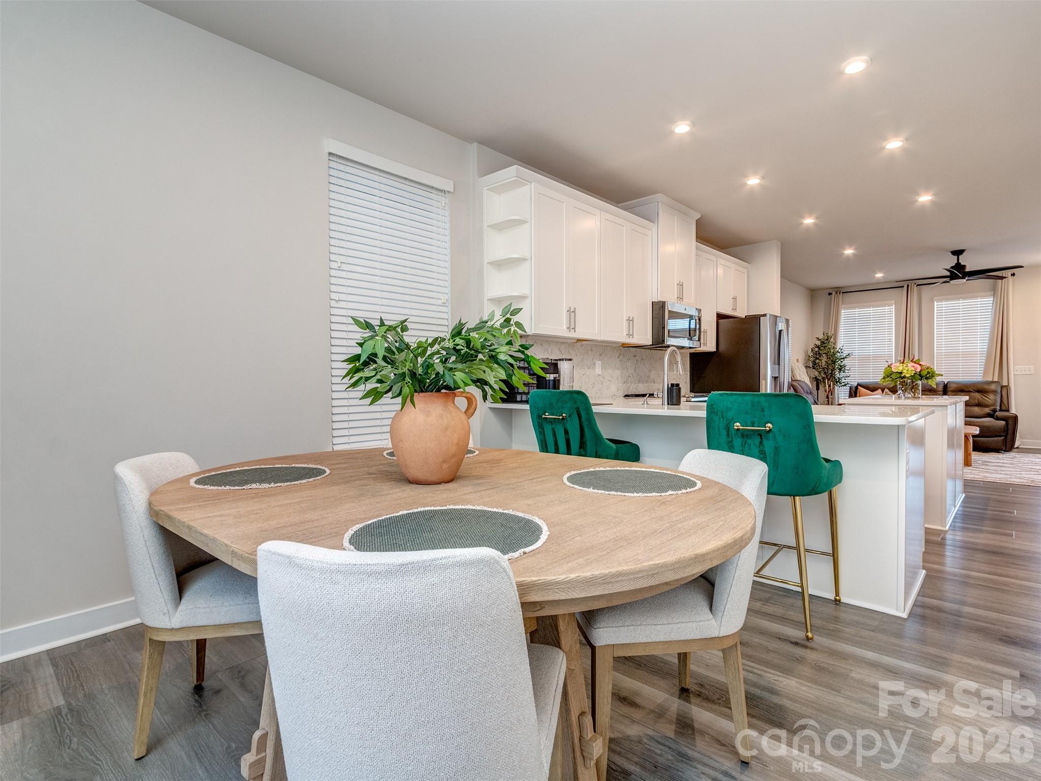 1033 Simcoe Lane — Charlotte