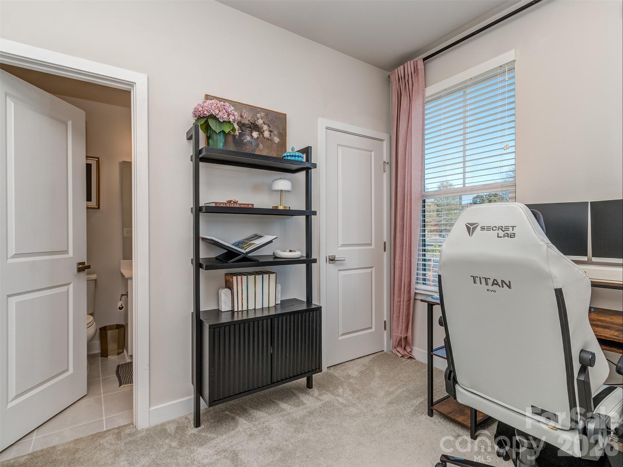 1033 Simcoe Lane — Charlotte