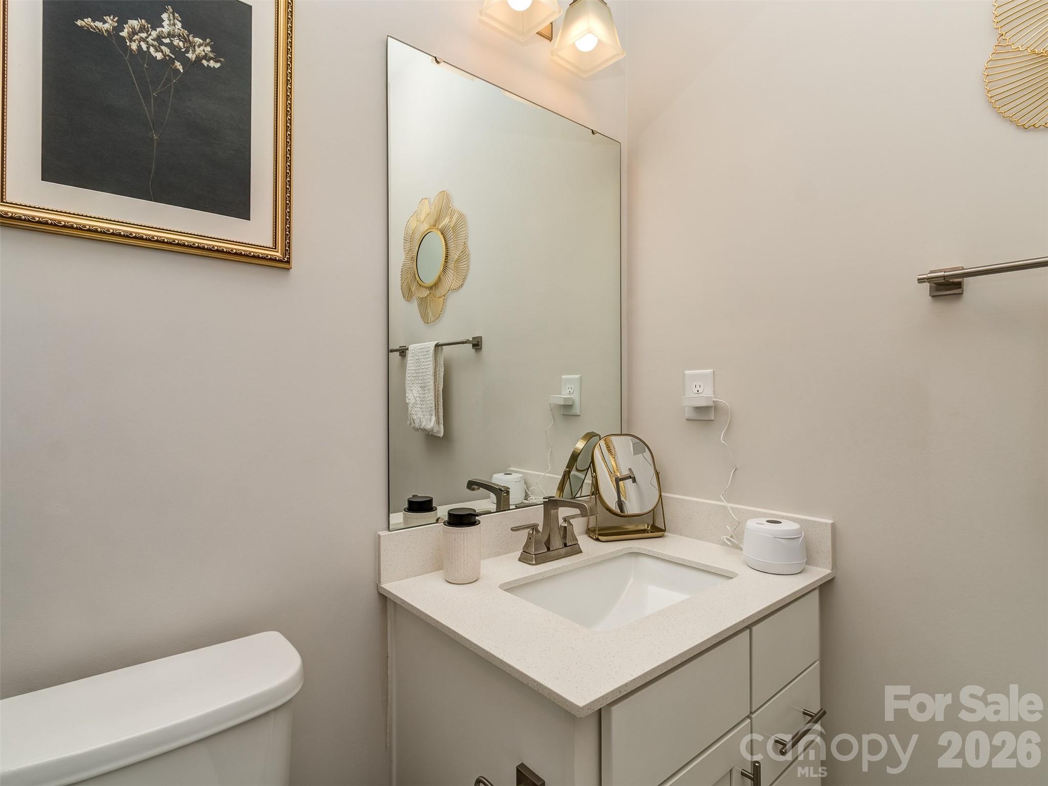 1033 Simcoe Lane — Charlotte
