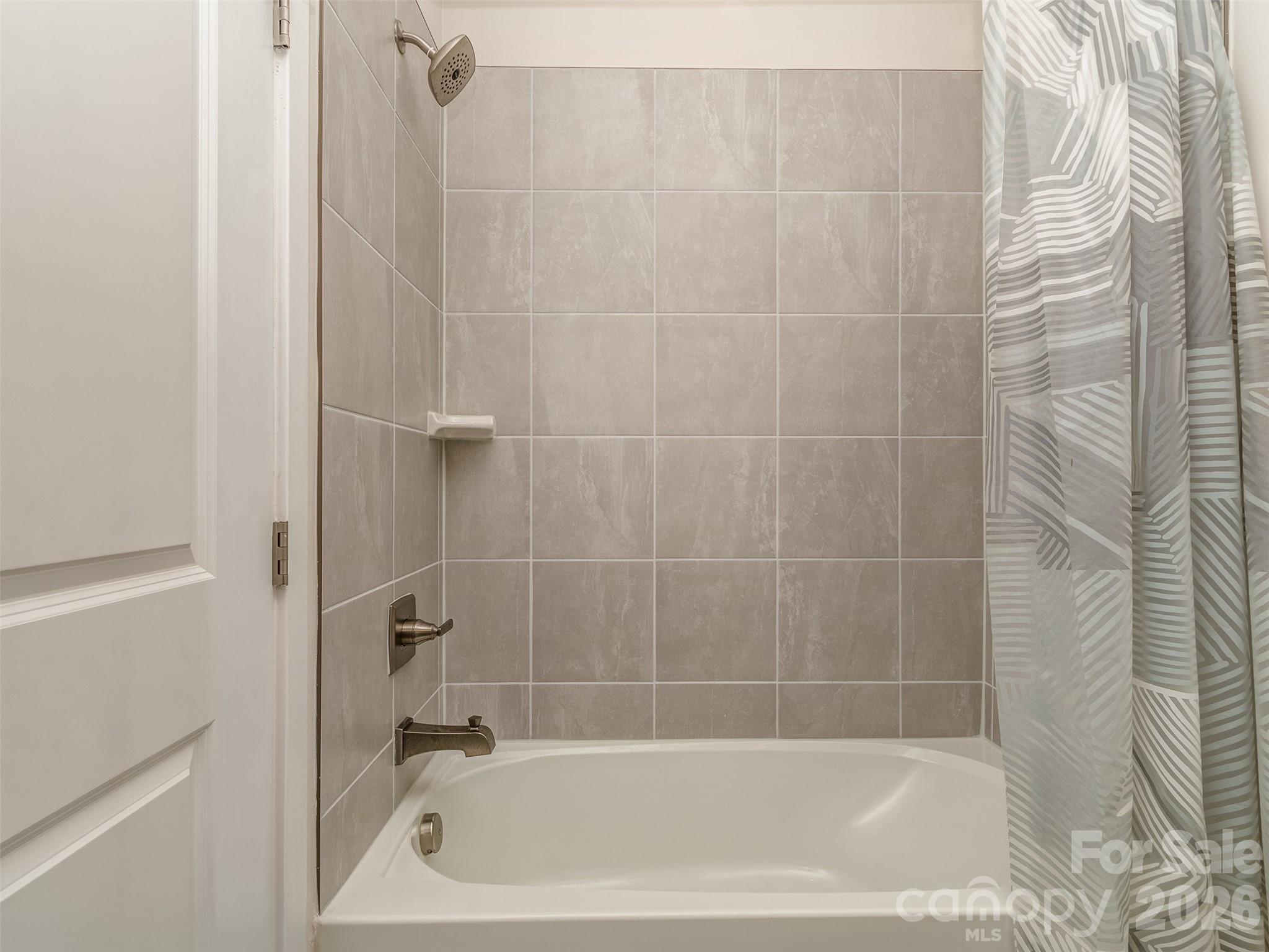 1033 Simcoe Lane — Charlotte