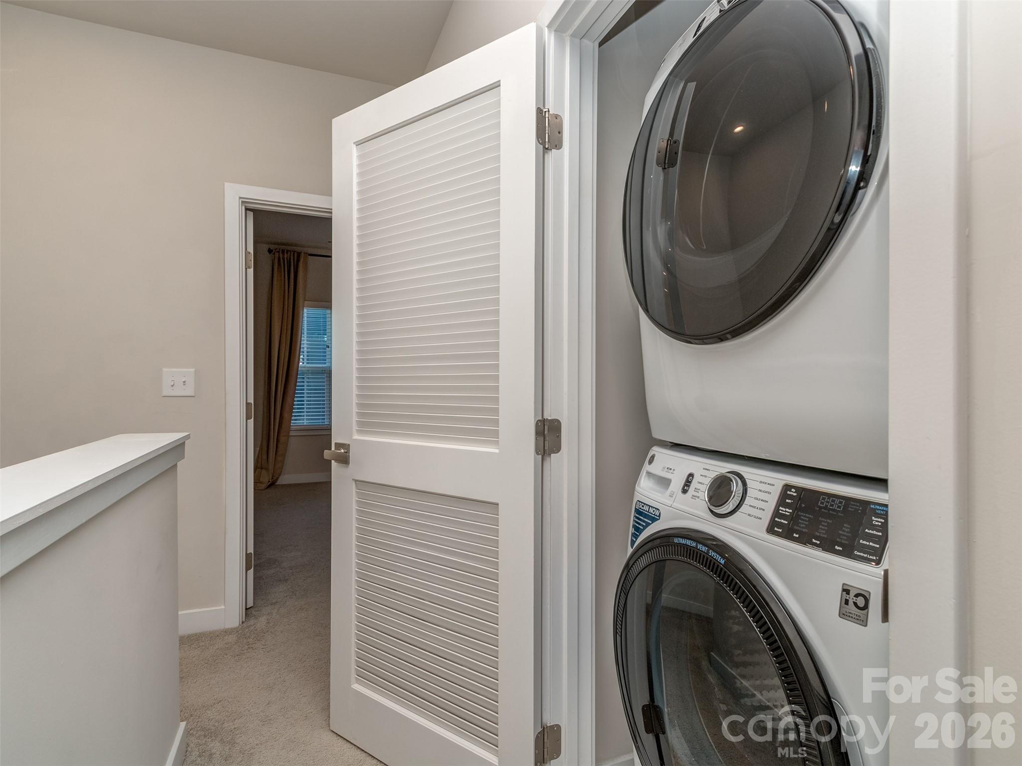 1033 Simcoe Lane — Charlotte