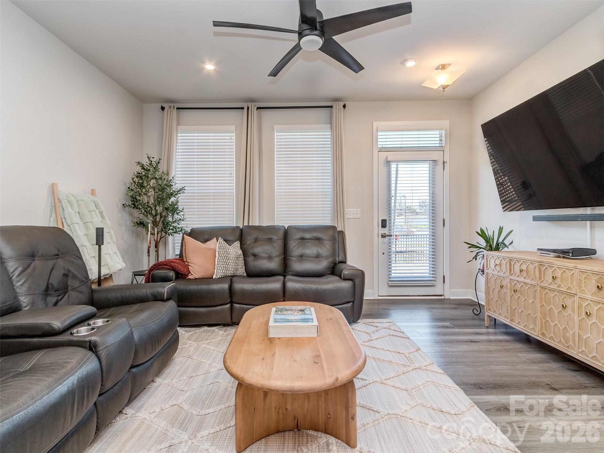 1033 Simcoe Lane — Charlotte
