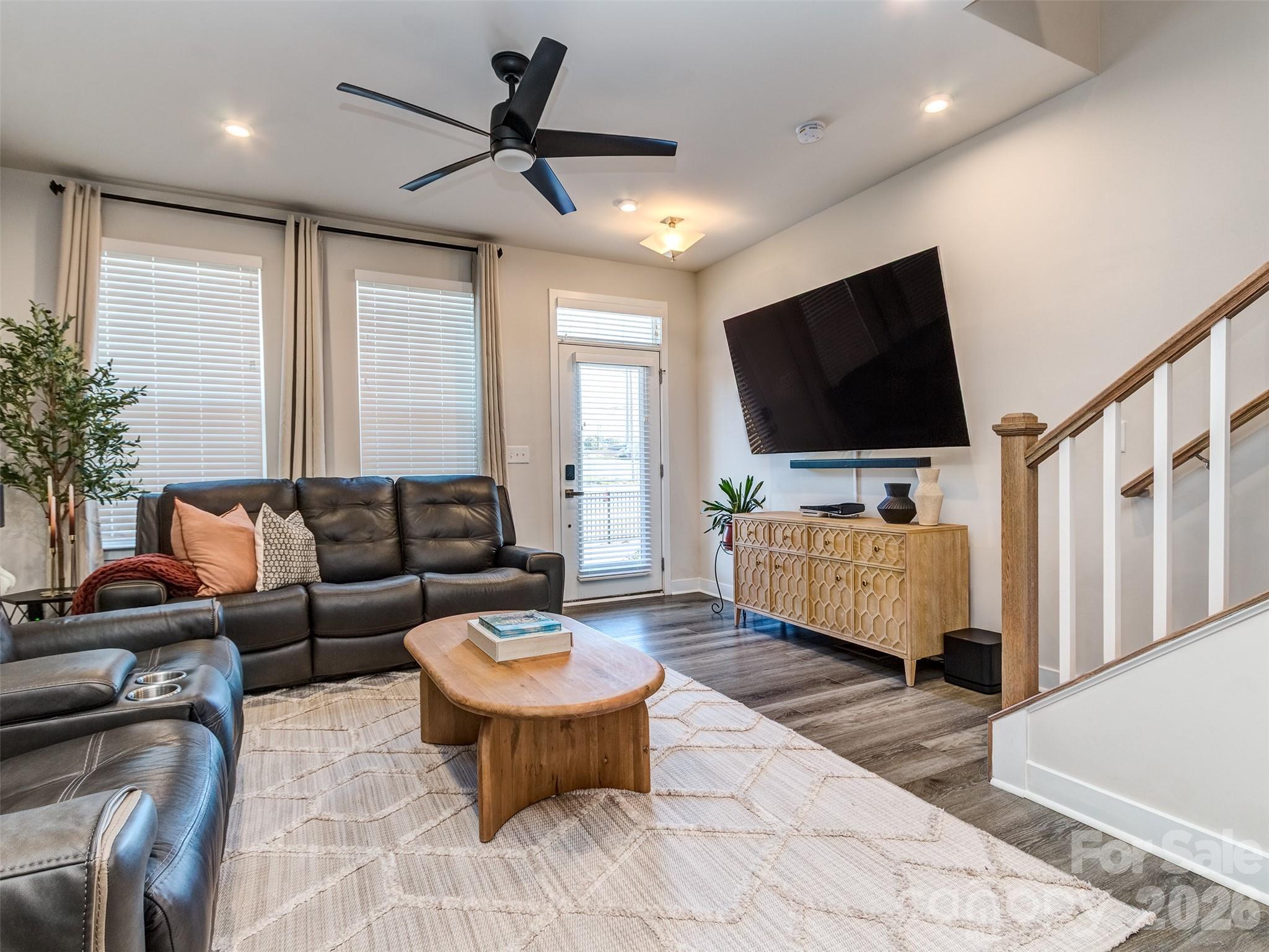 1033 Simcoe Lane — Charlotte