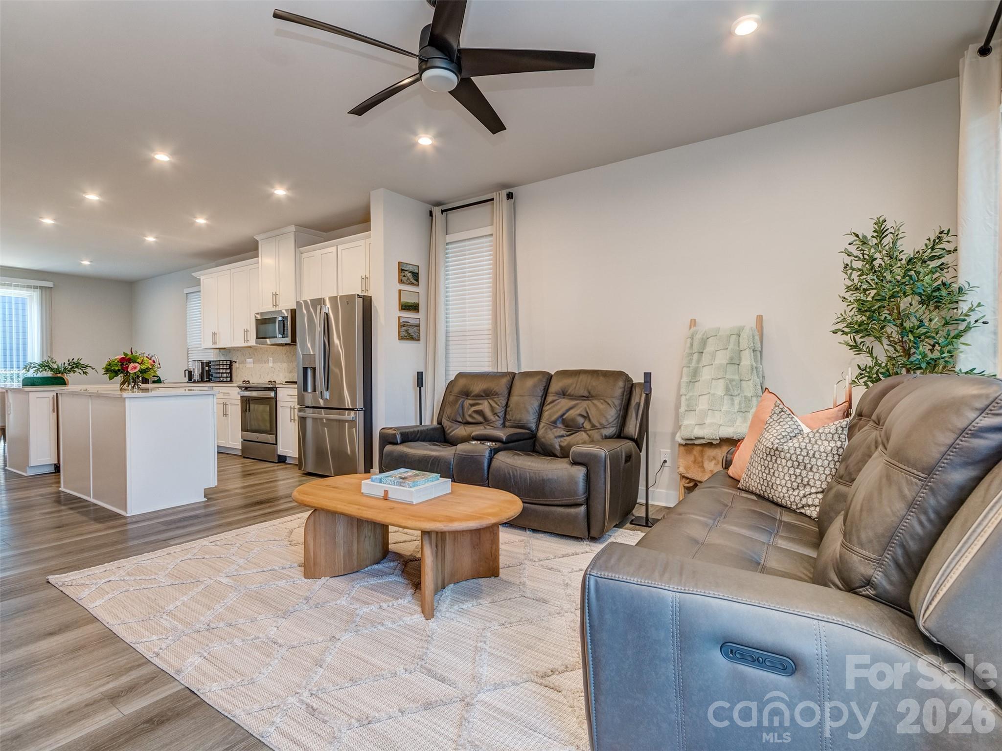 1033 Simcoe Lane — Charlotte