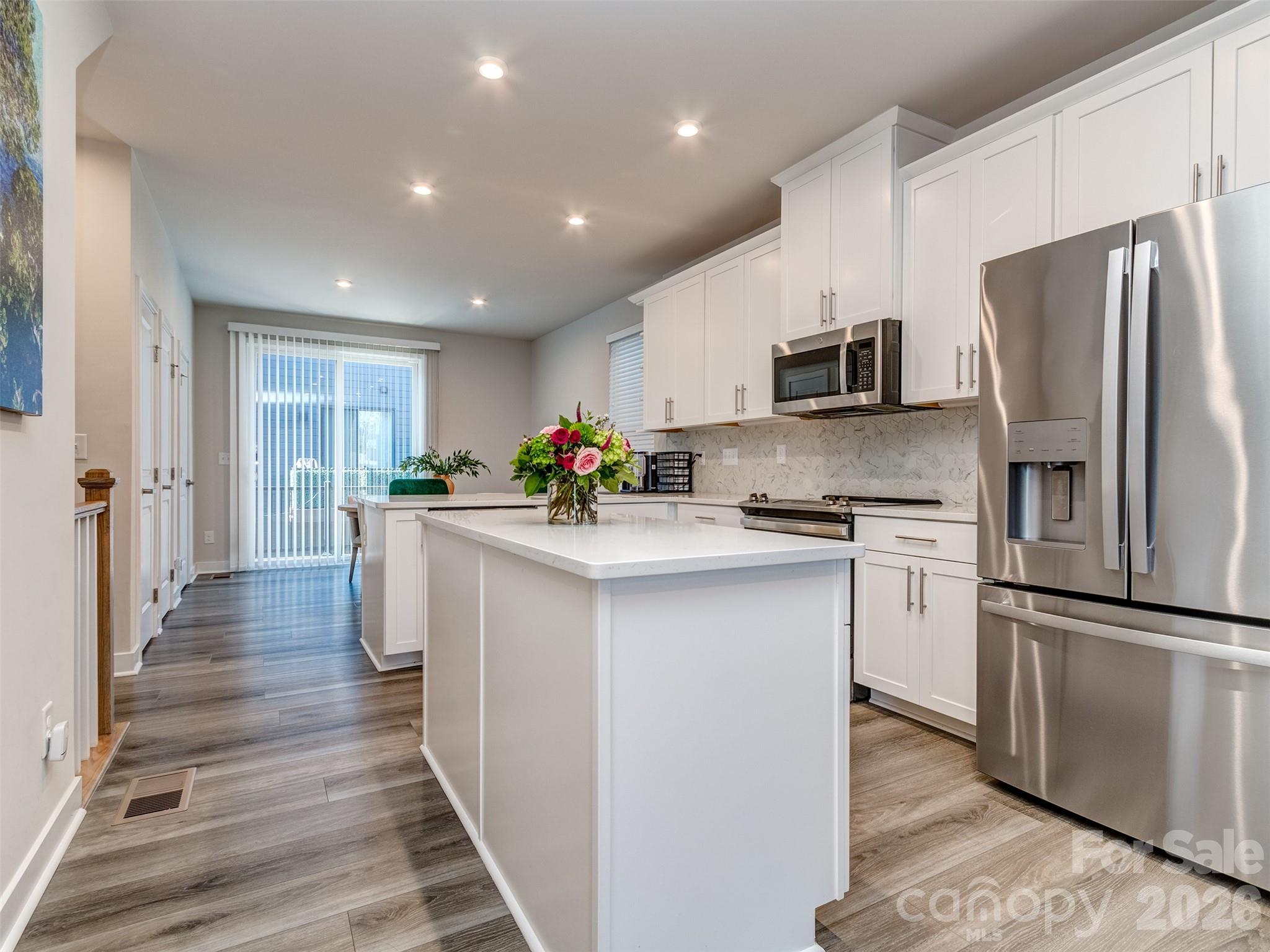 1033 Simcoe Lane — Charlotte