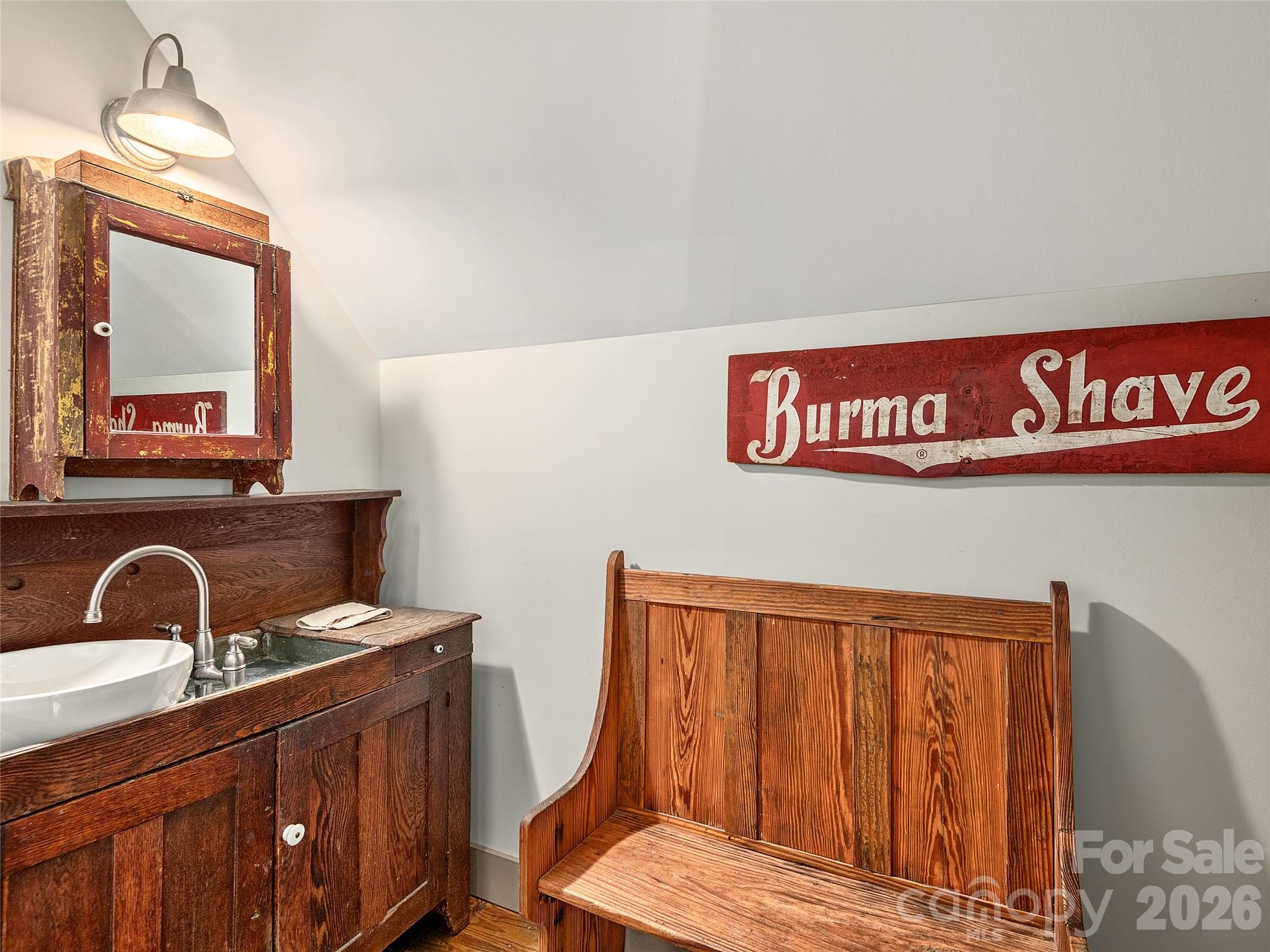 571 Fletcher Martin Road — Alexander
