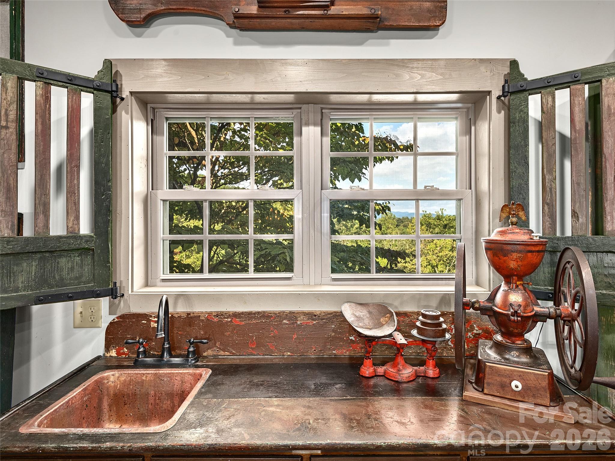 571 Fletcher Martin Road — Alexander