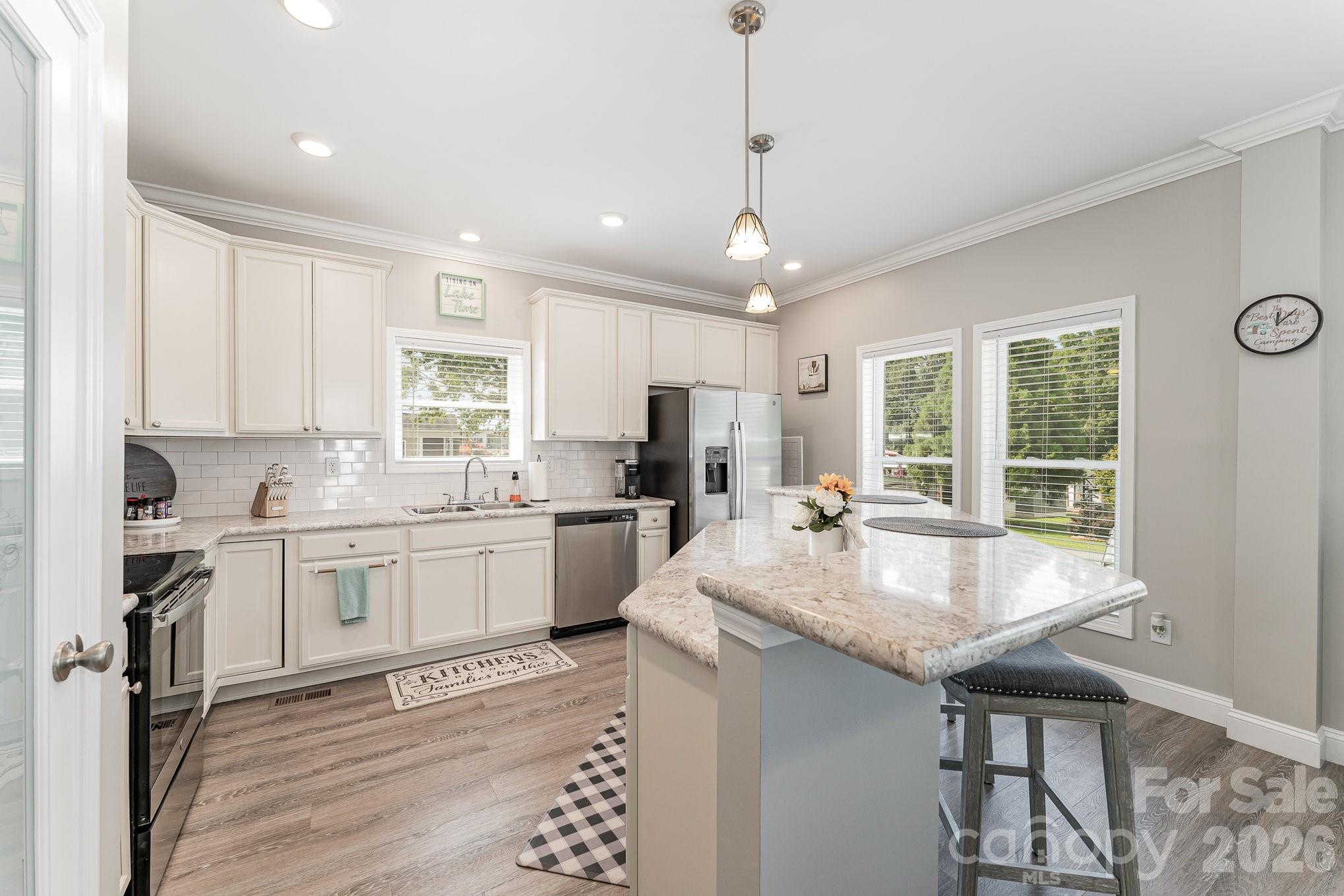 163 Cardinal Drive — New London