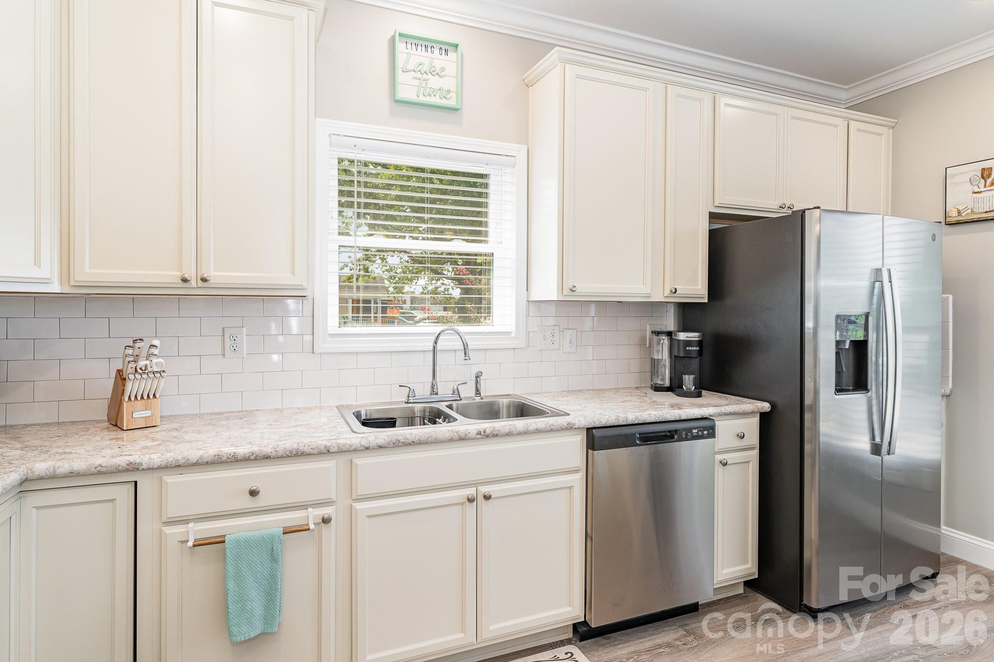 163 Cardinal Drive — New London