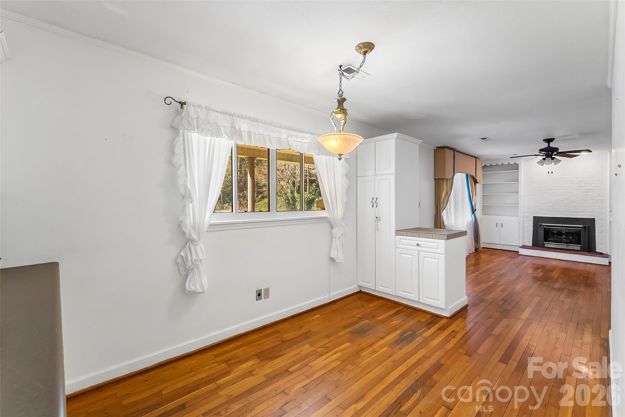 512 Paxton Creek Road — Marion