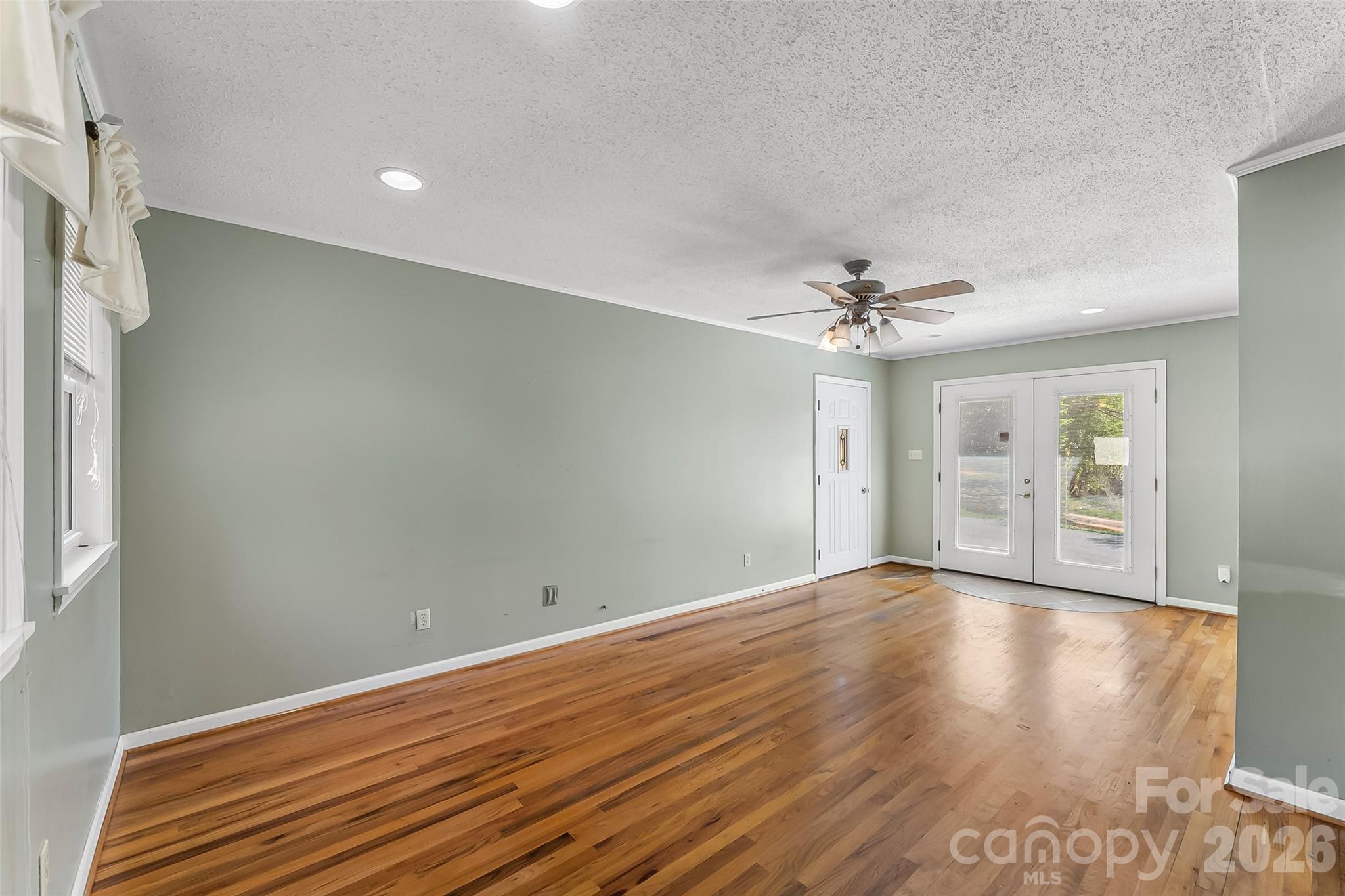 512 Paxton Creek Road — Marion