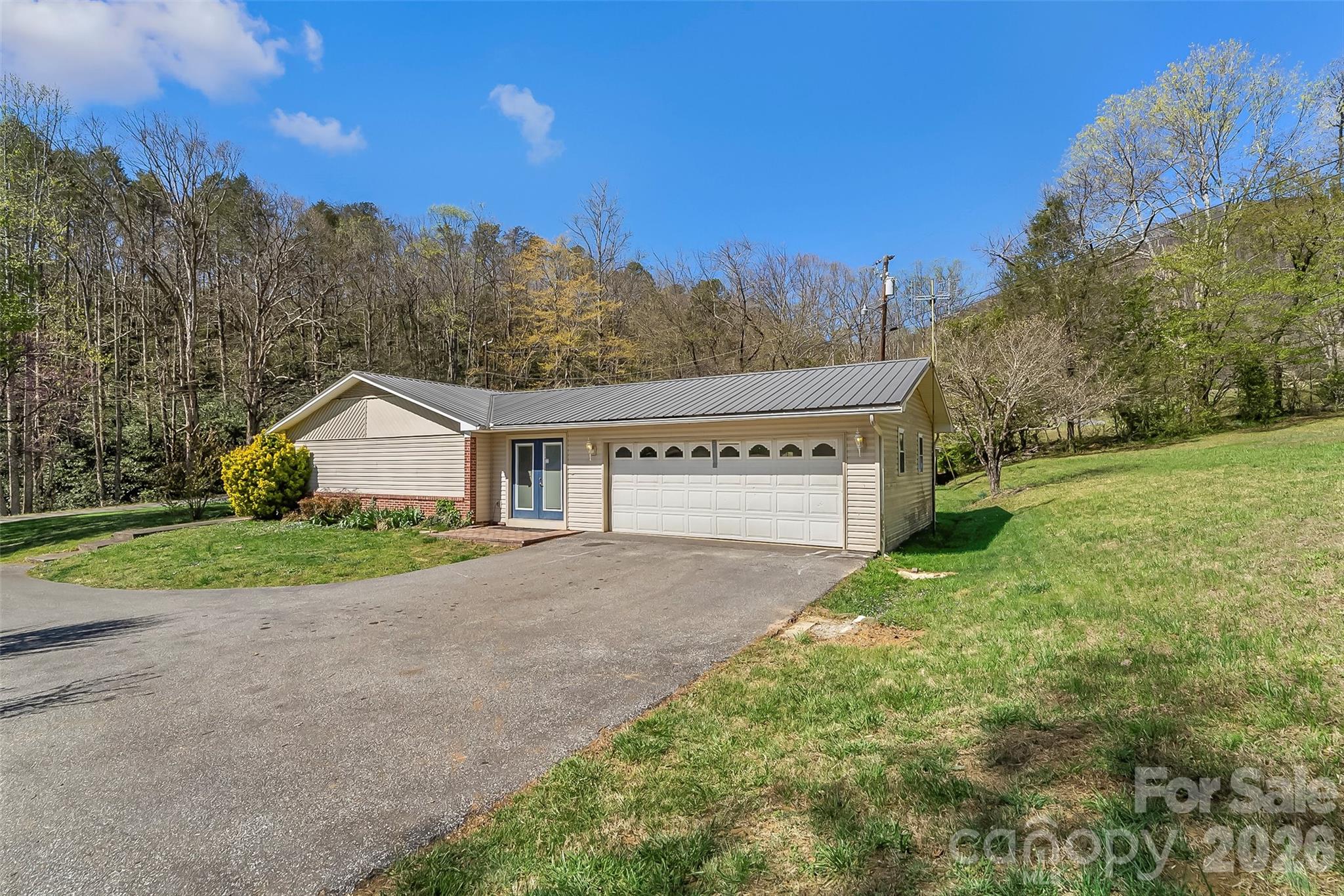 512 Paxton Creek Road — Marion