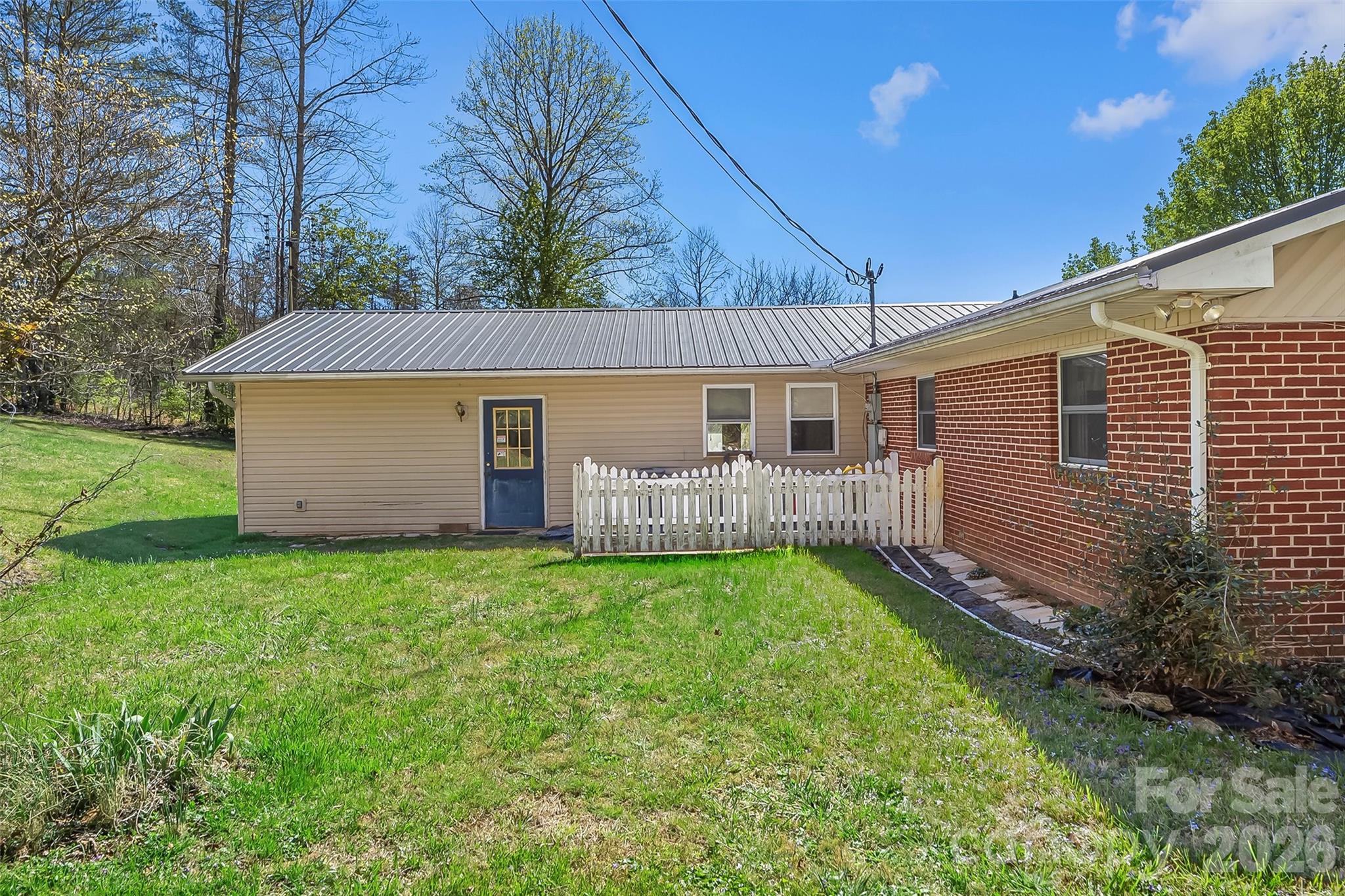 512 Paxton Creek Road — Marion