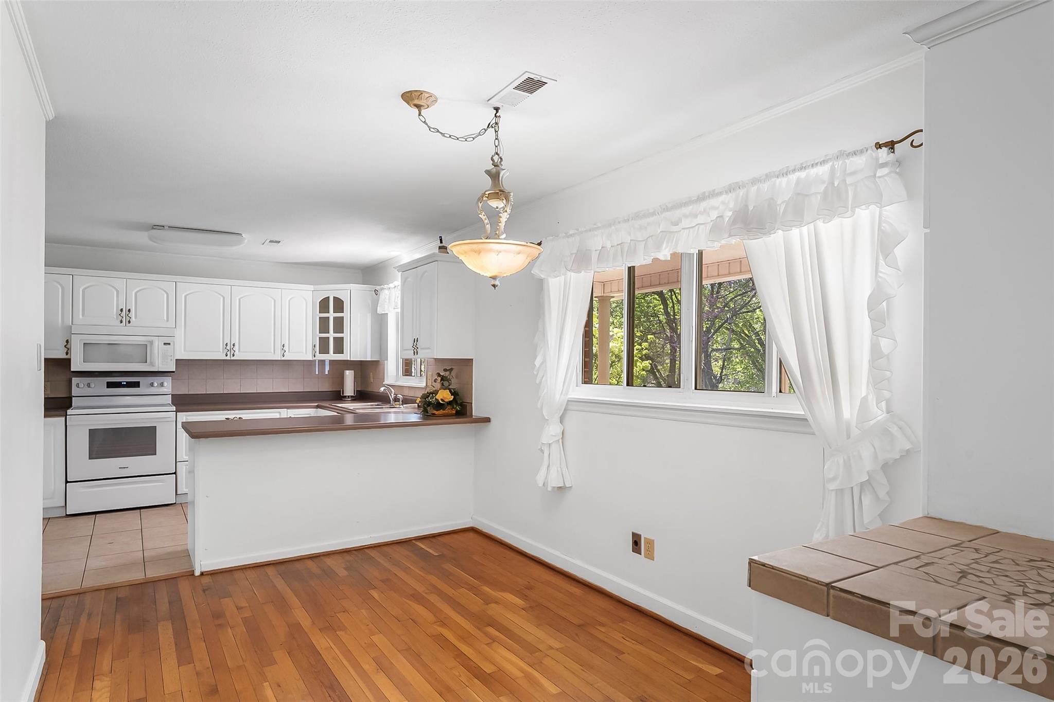 512 Paxton Creek Road — Marion