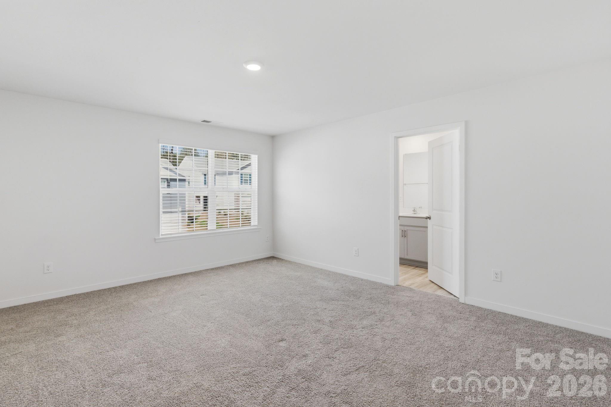 1006 20th Avenue Loop SE — Hickory