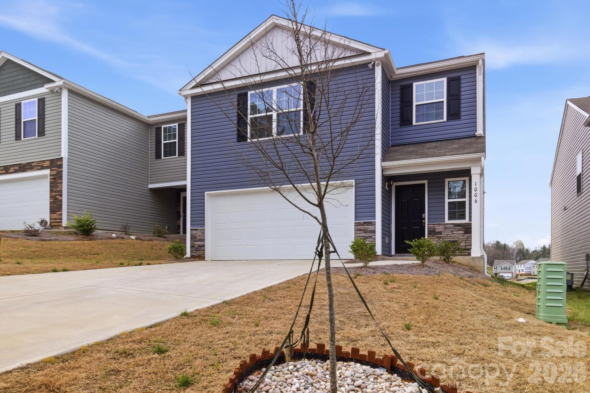 1006 20th Avenue Loop SE — Hickory