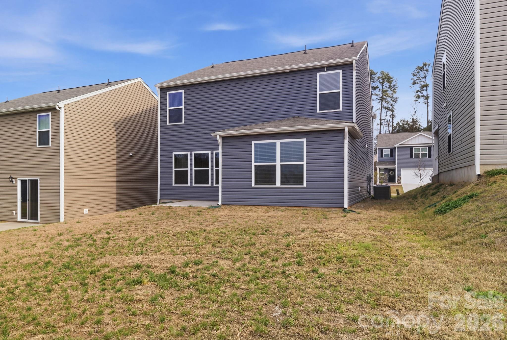 1006 20th Avenue Loop SE — Hickory