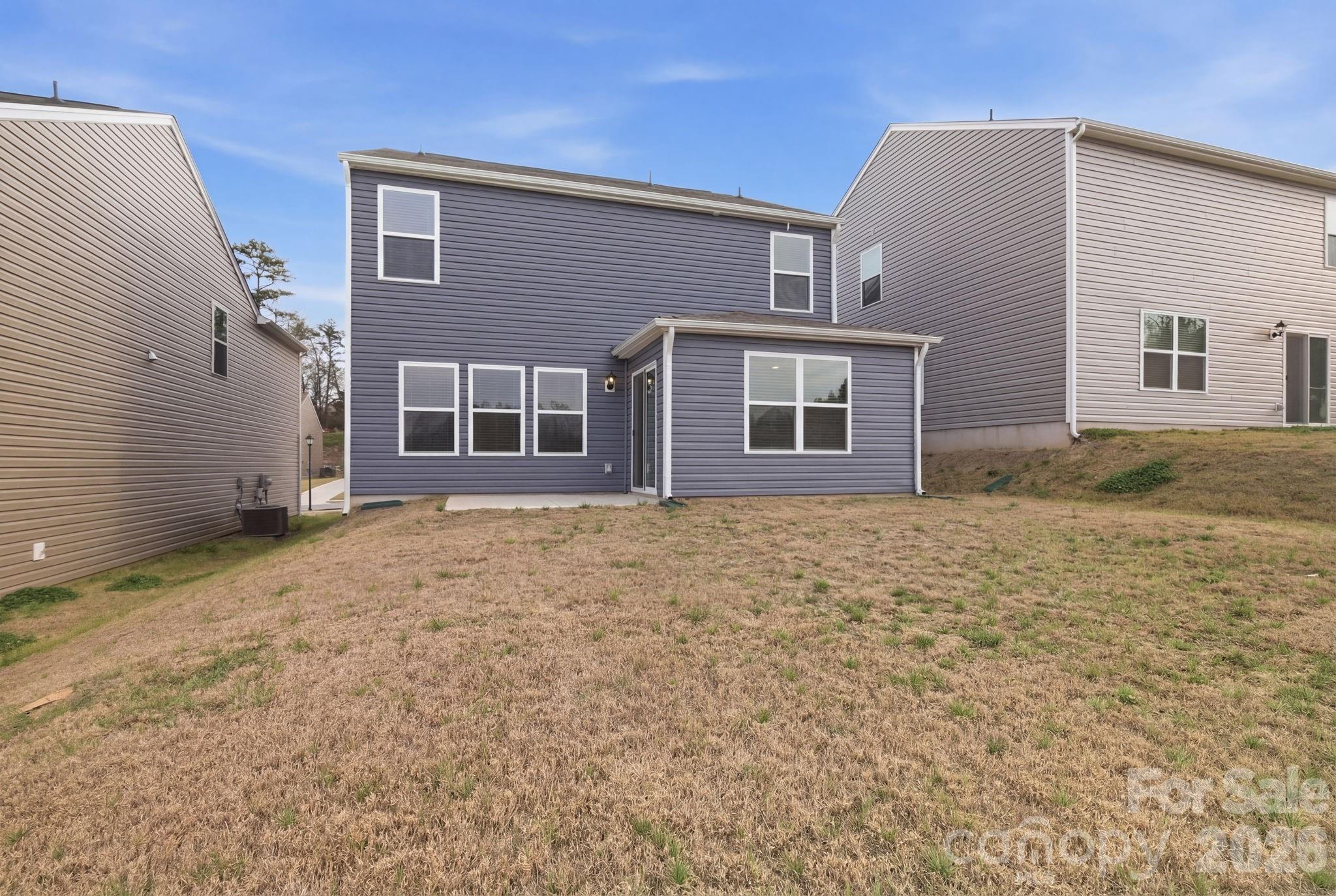 1006 20th Avenue Loop SE — Hickory