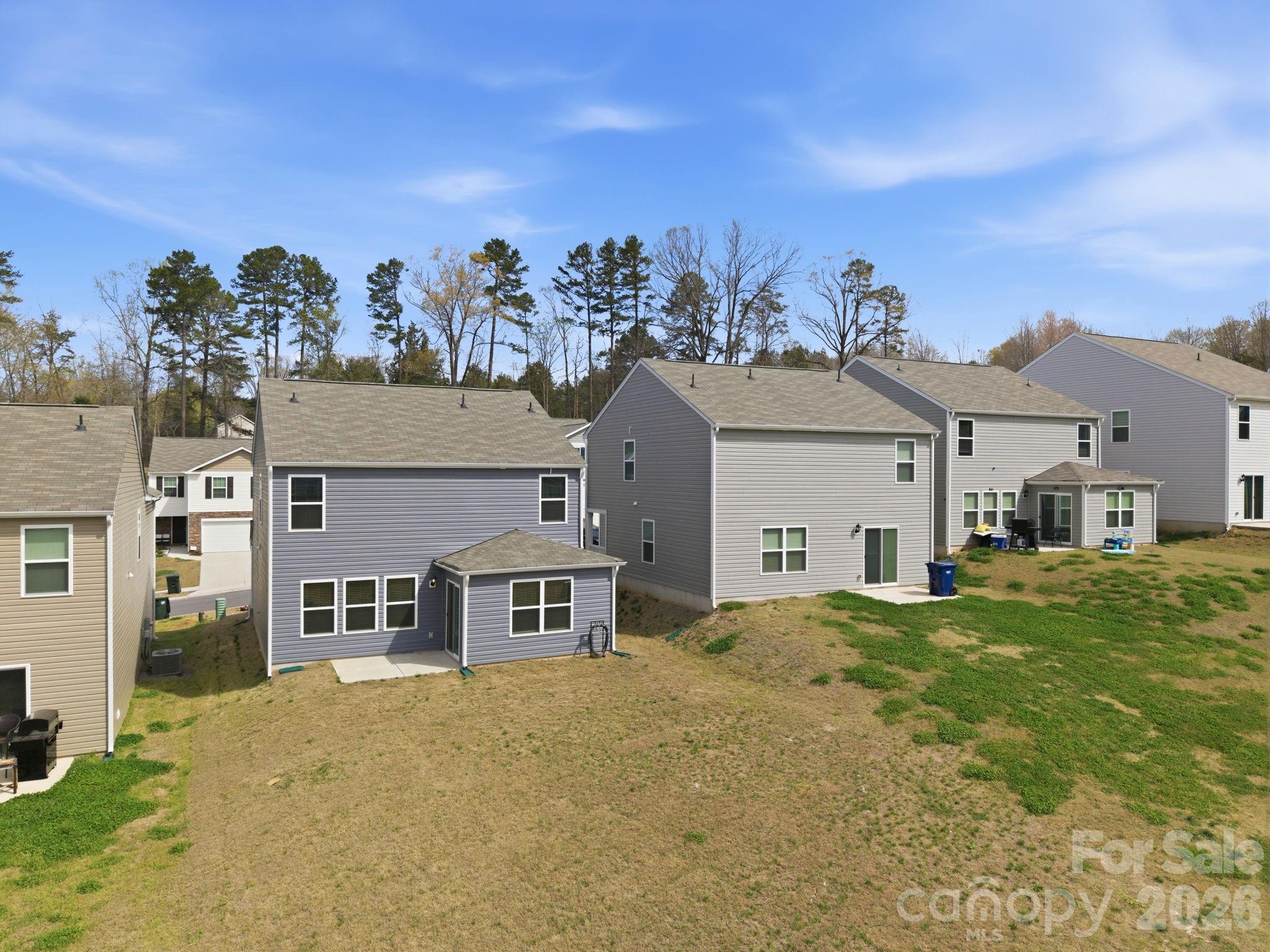 1006 20th Avenue Loop SE — Hickory