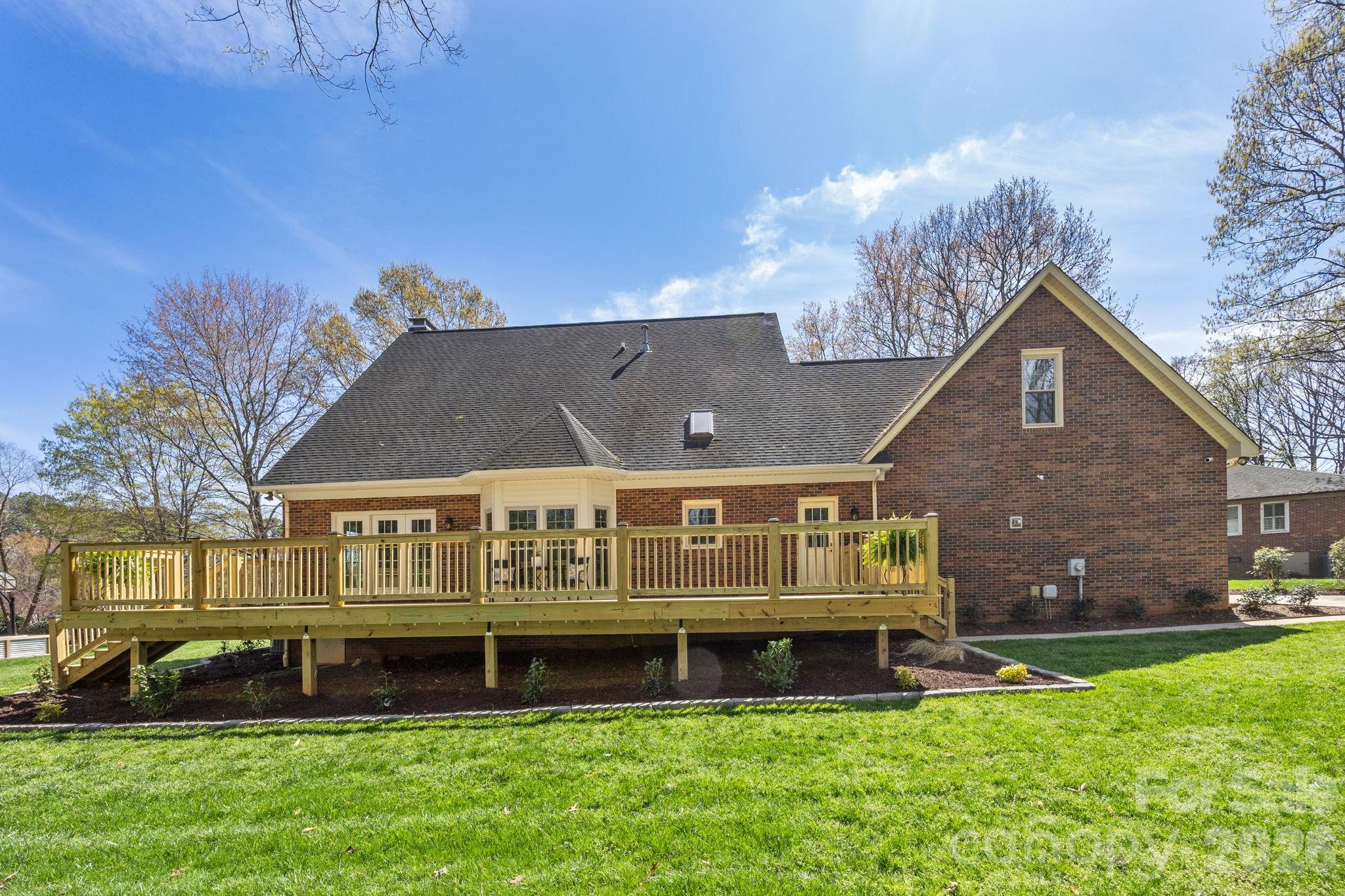5243 Mintridge Road — Mint Hill