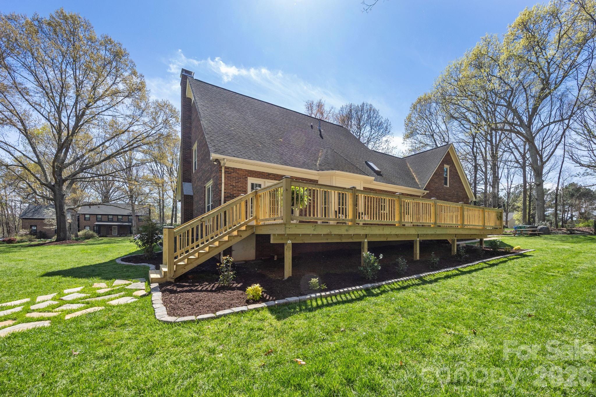 5243 Mintridge Road — Mint Hill