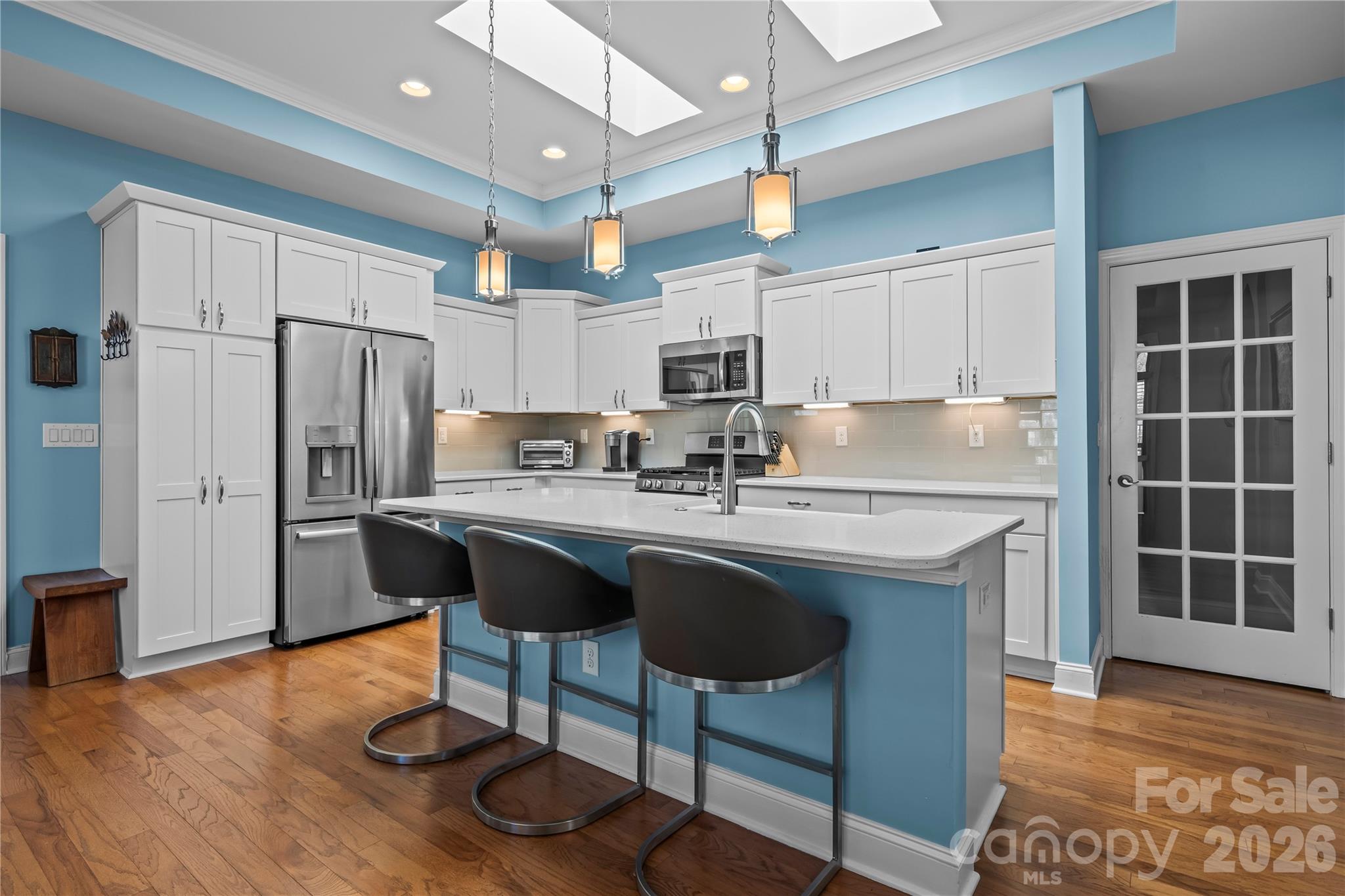 8020 Parknoll Drive — Huntersville