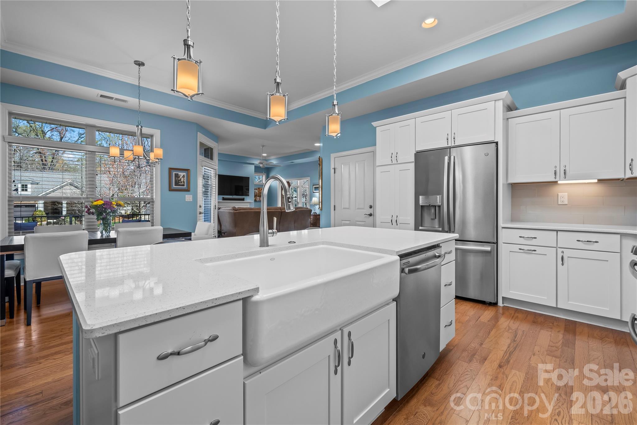 8020 Parknoll Drive — Huntersville