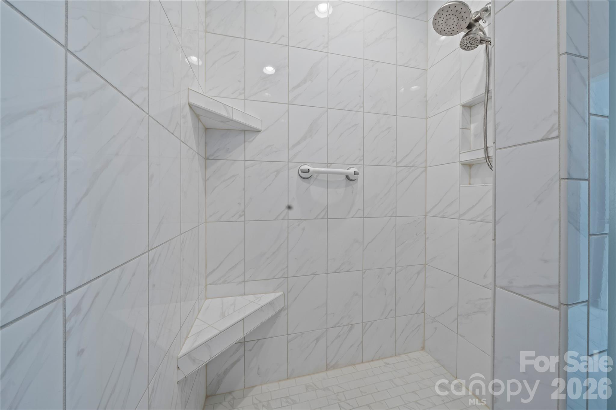 8020 Parknoll Drive — Huntersville
