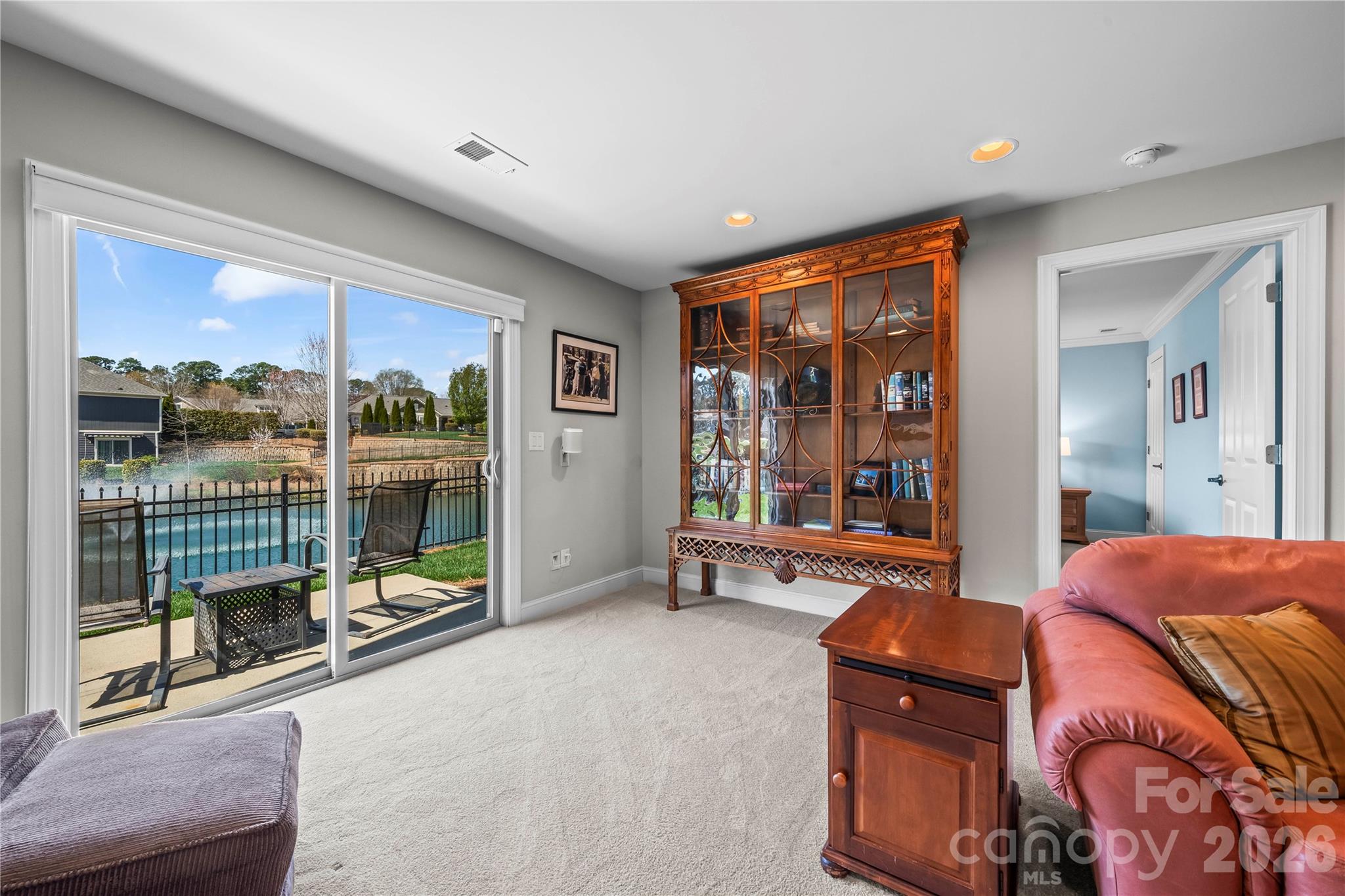 8020 Parknoll Drive — Huntersville