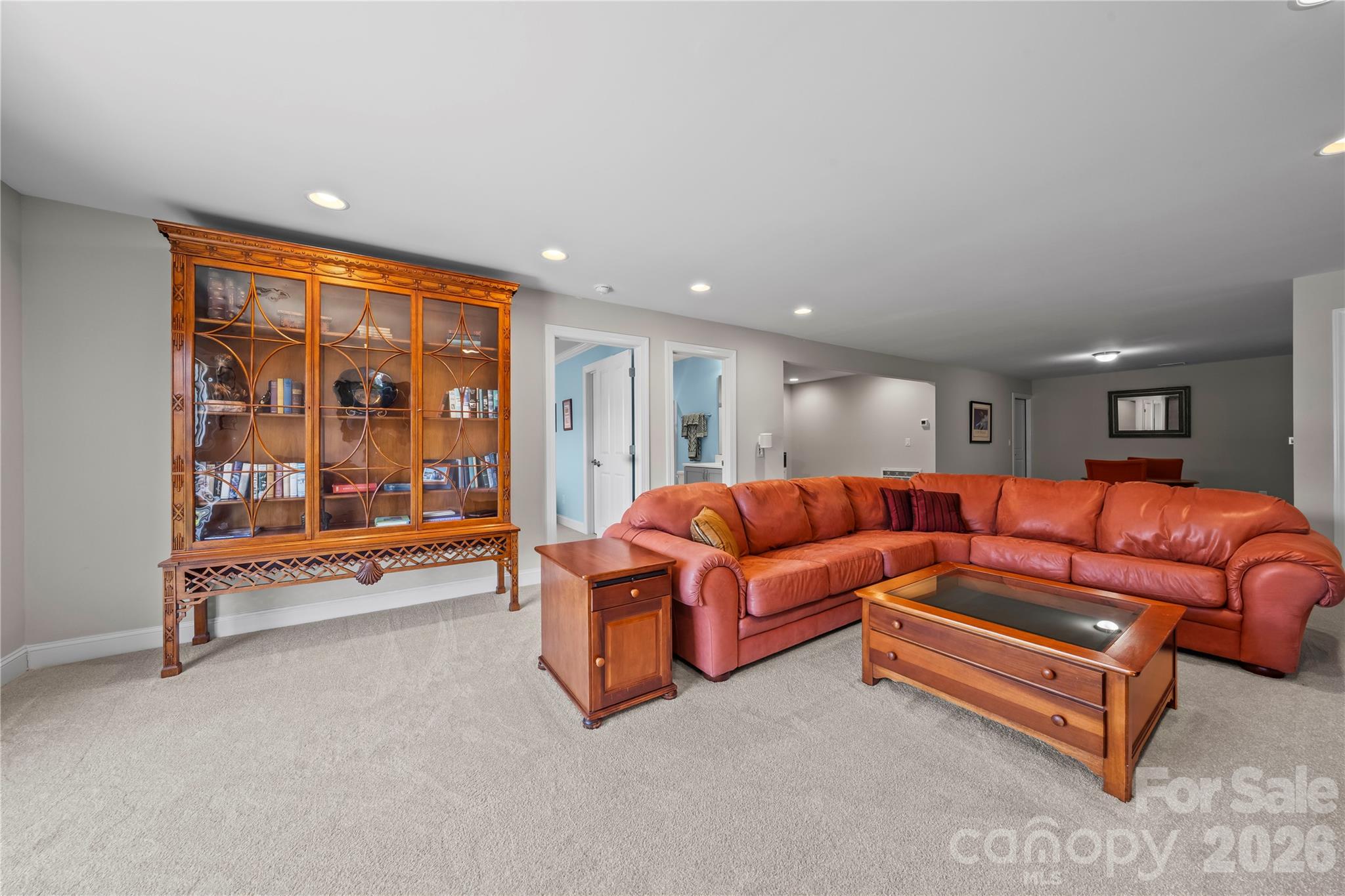 8020 Parknoll Drive — Huntersville
