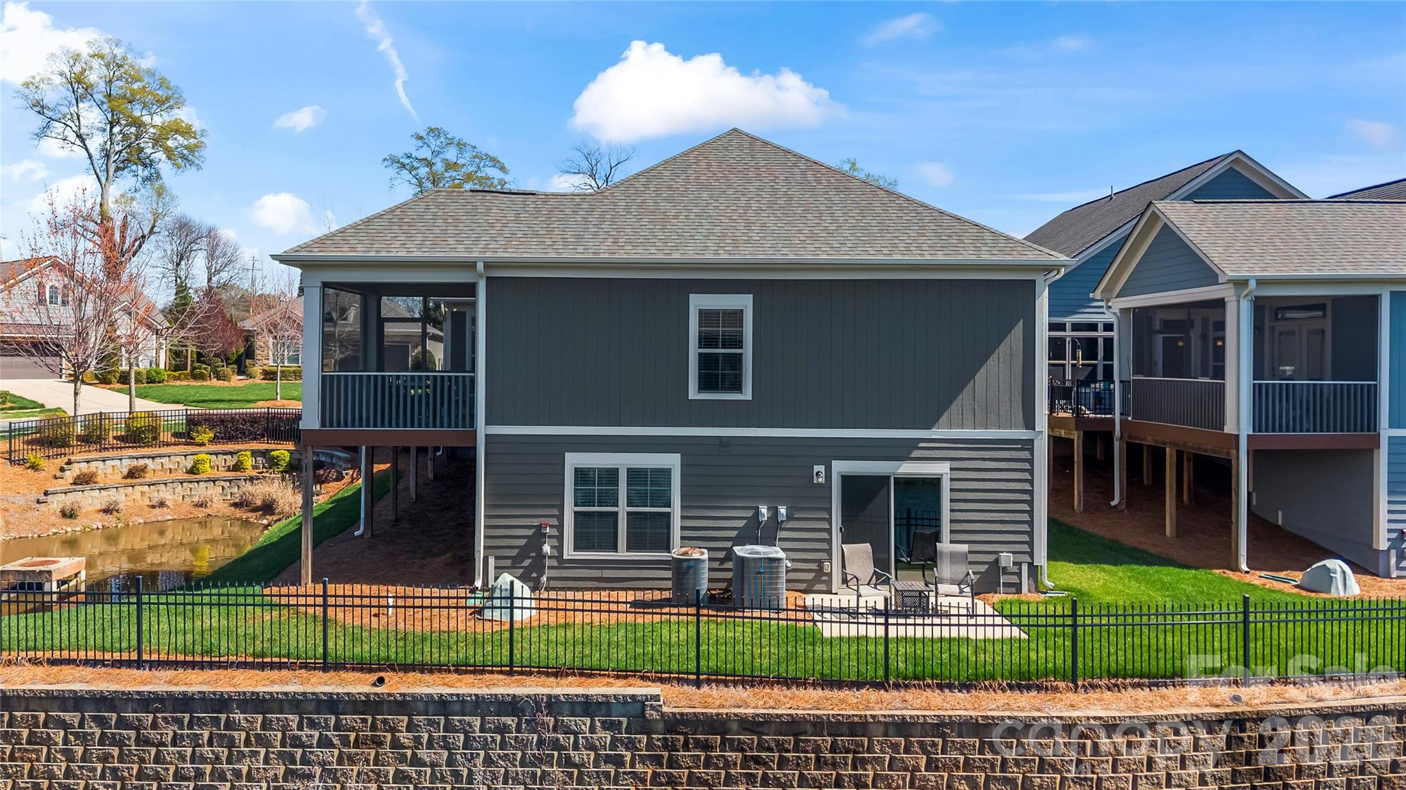 8020 Parknoll Drive — Huntersville